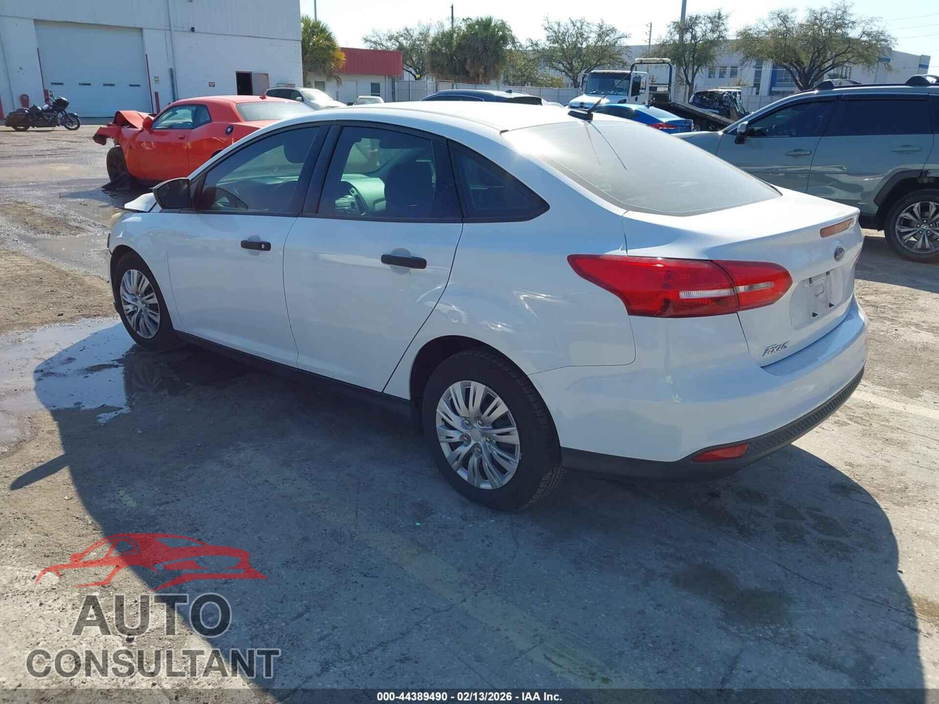 FORD FOCUS 2017 - 1FADP3E24HL322150