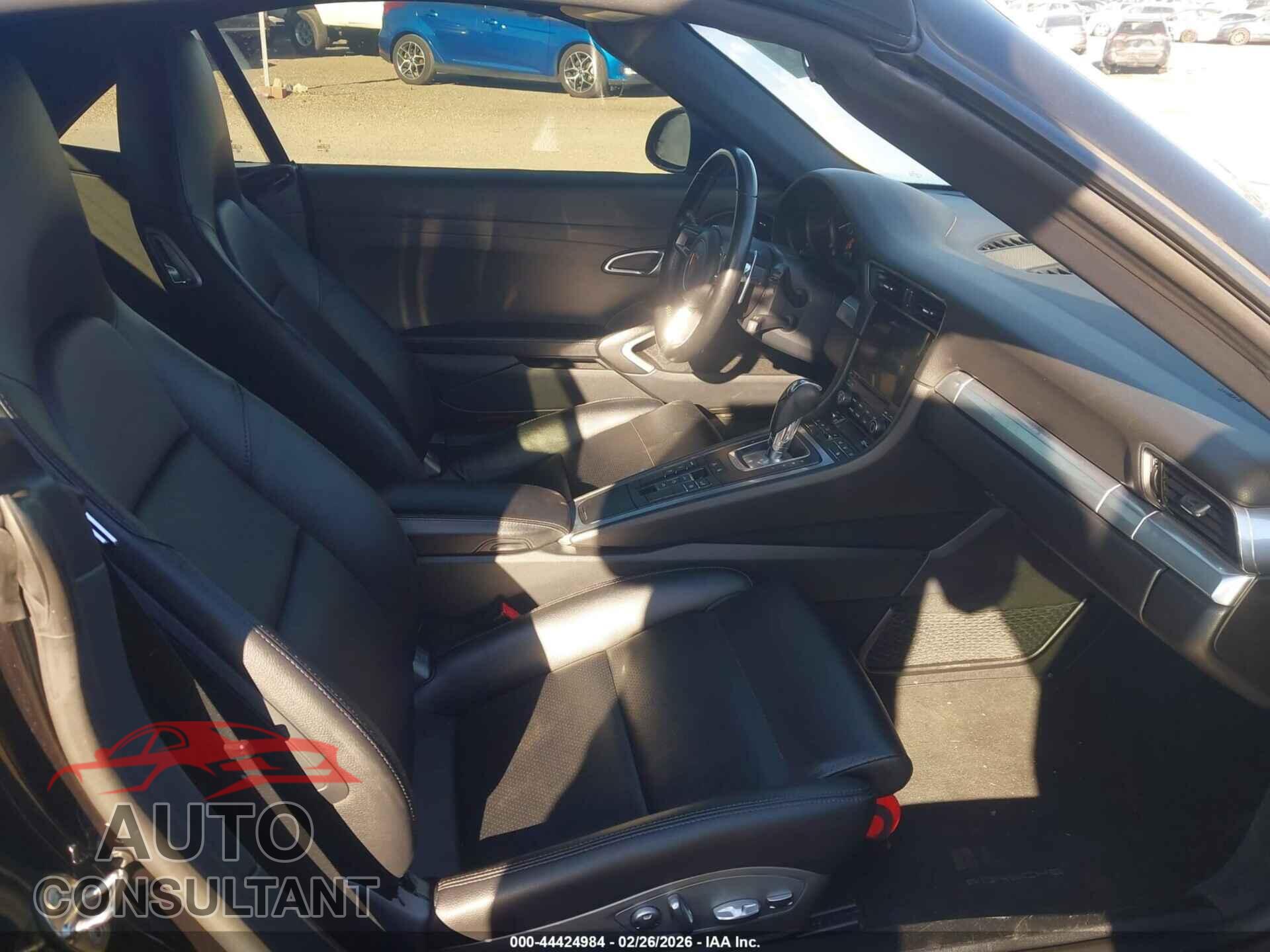 PORSCHE 911 2017 - WP0CA2A96HS141304