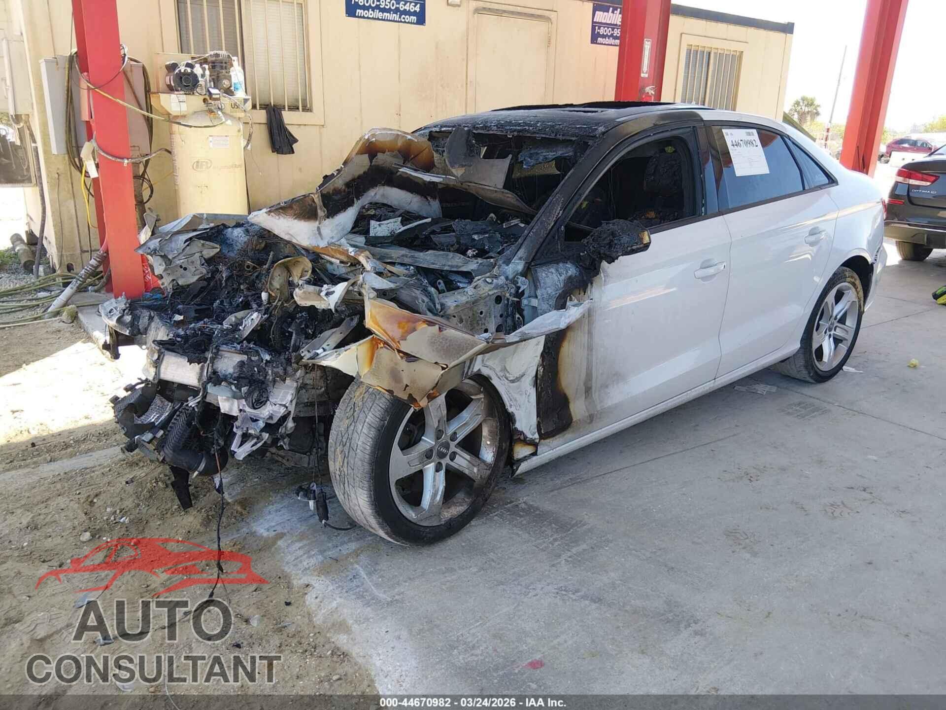 AUDI A3 2017 - WAUB8GFFXH1036058