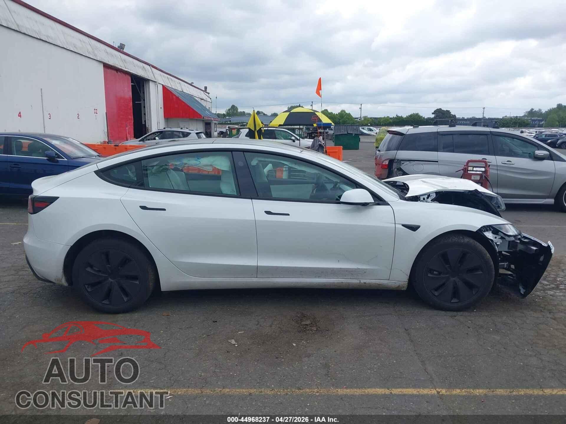 TESLA MODEL 3 2025 - 5YJ3E1EB1SF082193