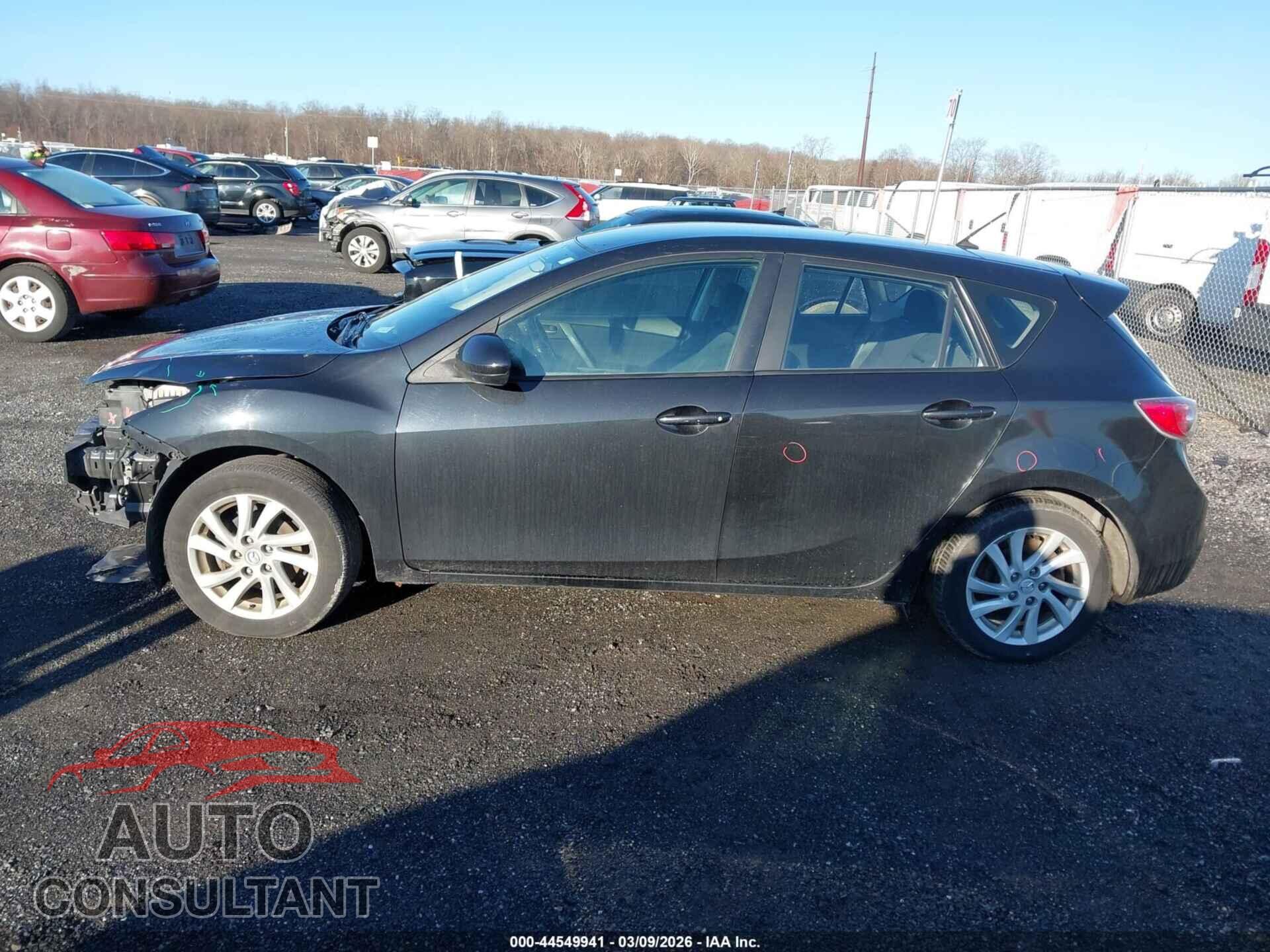 MAZDA MAZDA3 2012 - JM1BL1L82C1691425
