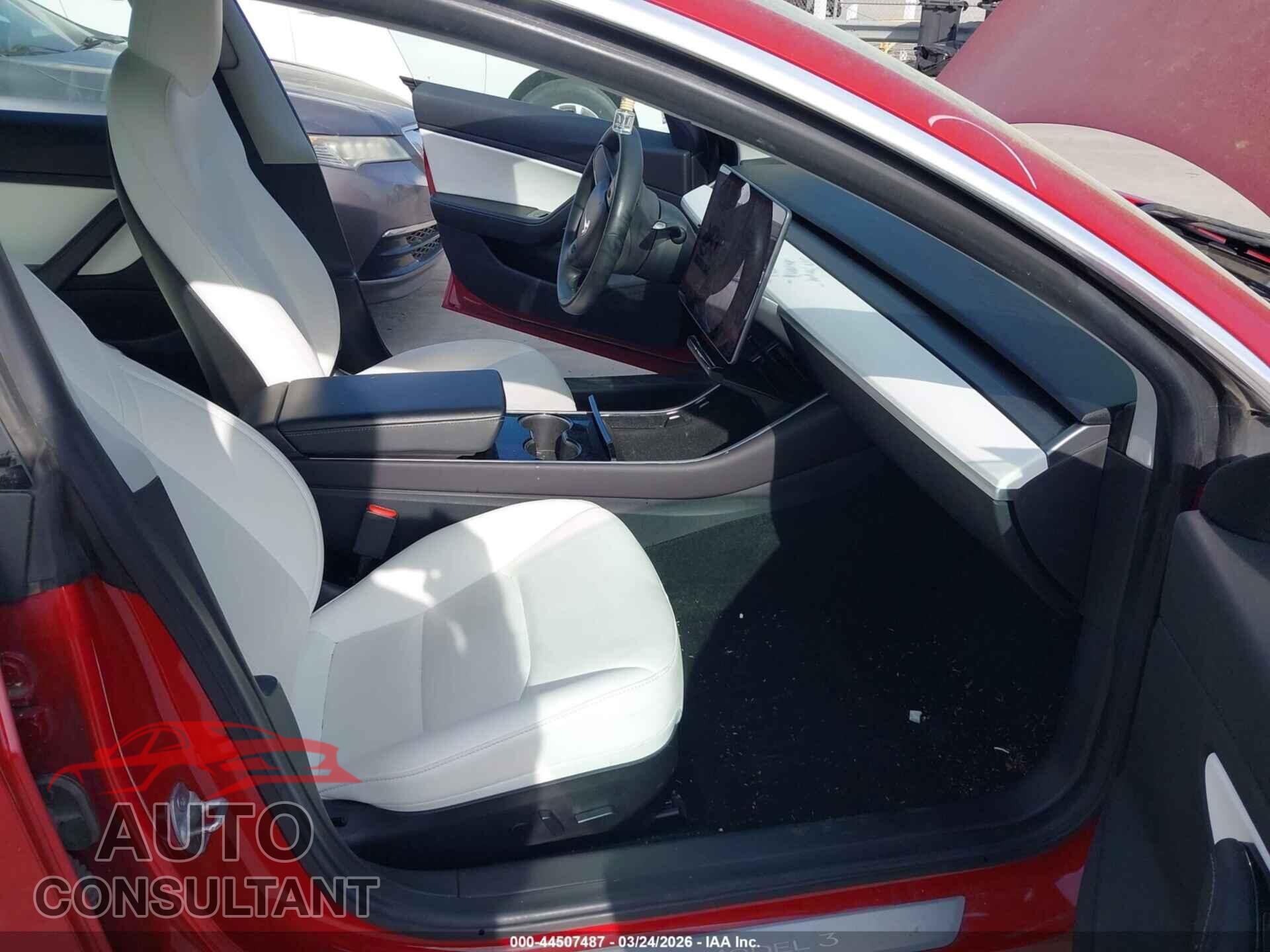 TESLA MODEL 3 2019 - 5YJ3E1EB7KF437108