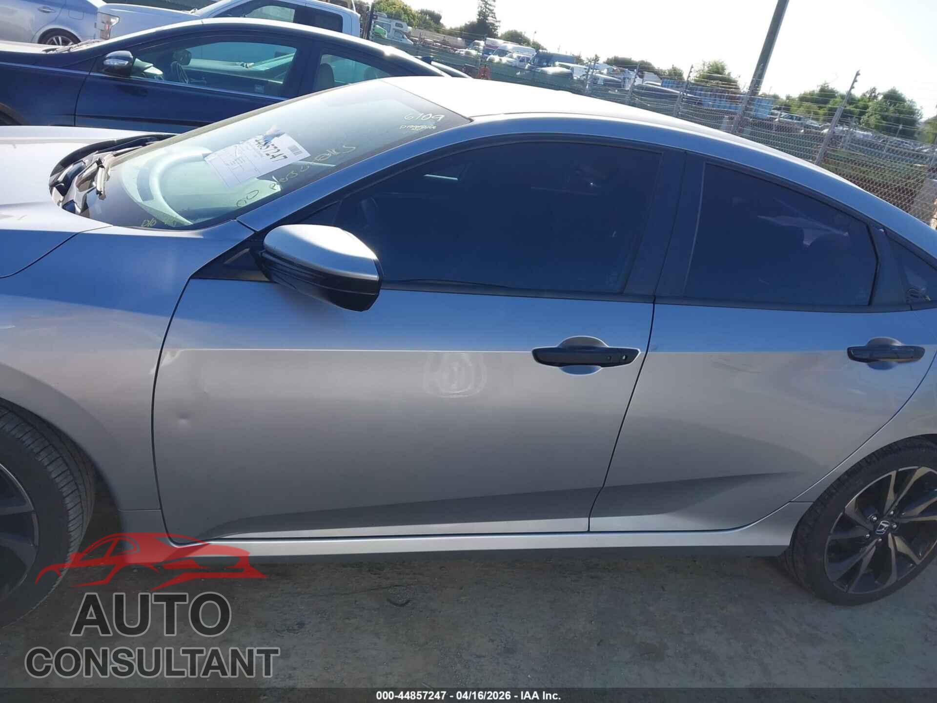 HONDA CIVIC 2019 - 2HGFC2F87KH516270