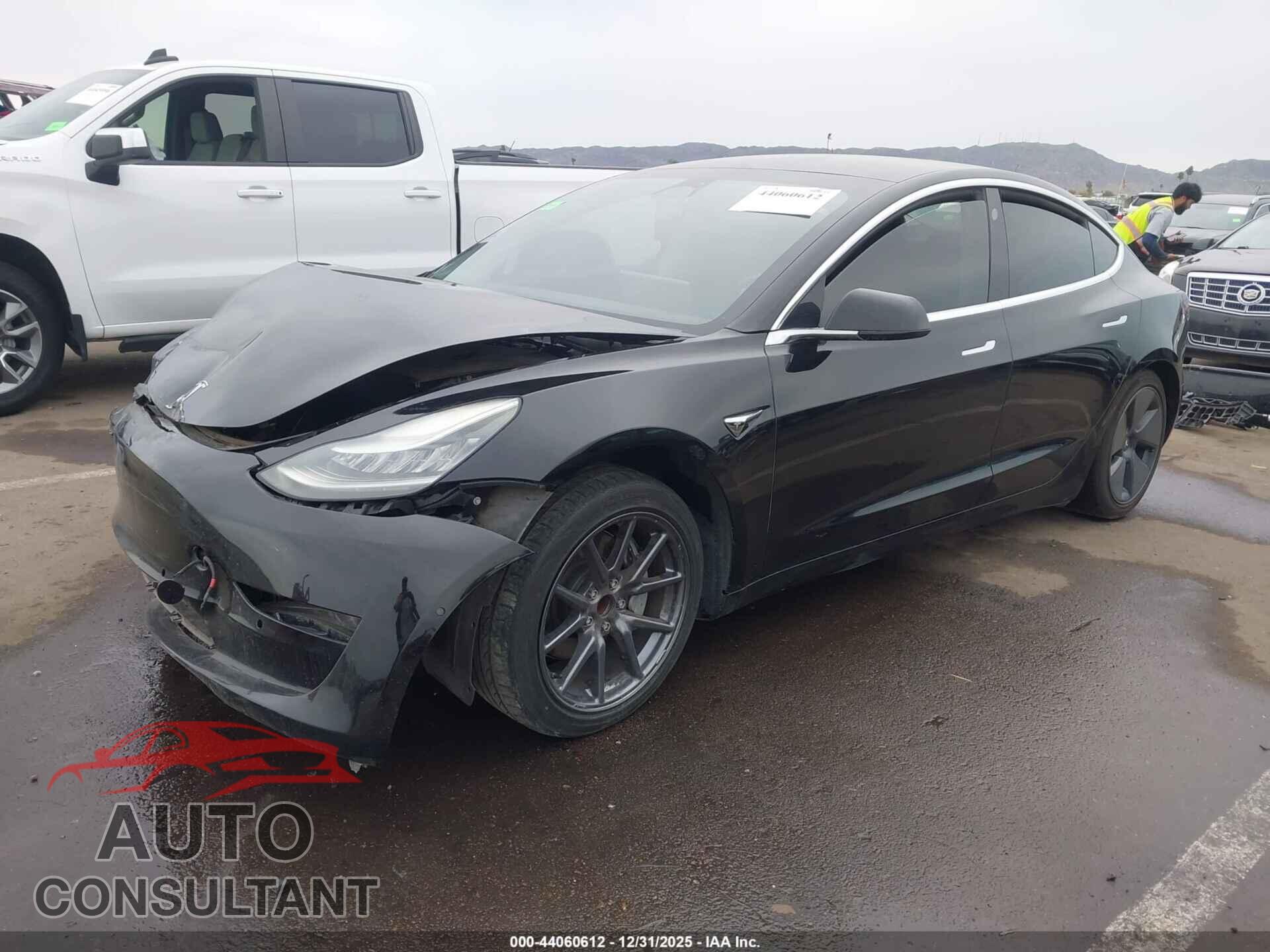 TESLA MODEL 3 2019 - 5YJ3E1EA6KF296894
