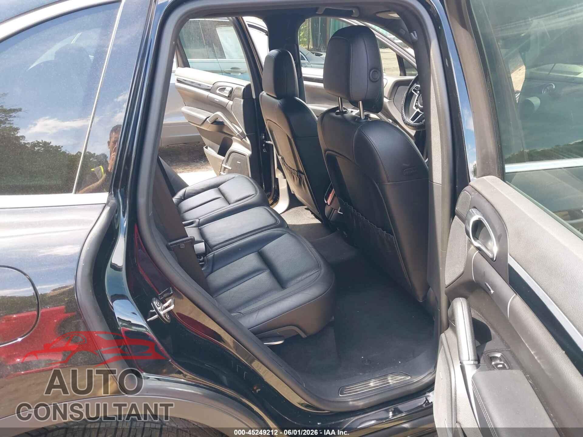 PORSCHE CAYENNE 2016 - WP1AA2A29GLA10546
