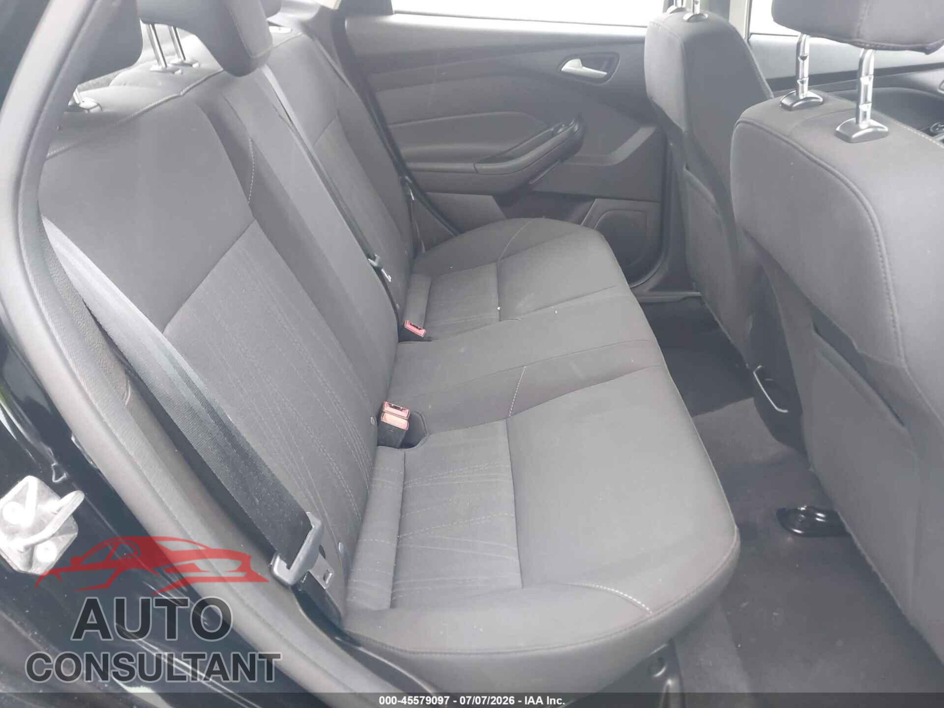FORD FOCUS 2017 - 1FADP3F28HL247449