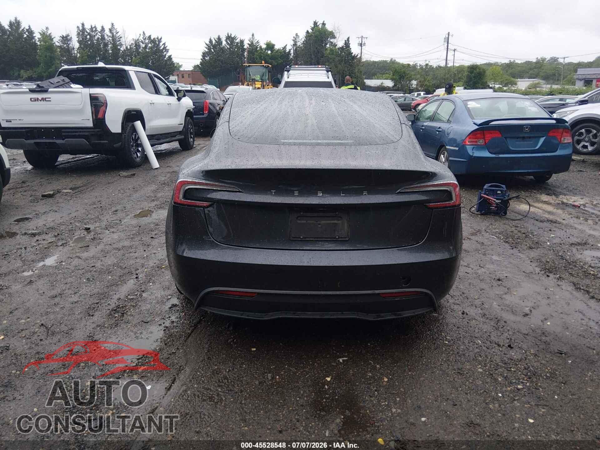 TESLA MODEL 3 2024 - 5YJ3E1EA2RF721103
