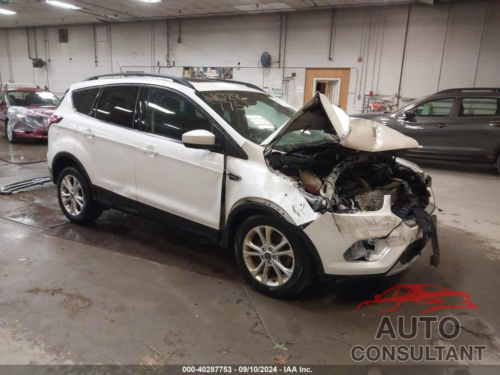 FORD ESCAPE 2018 - 1FMCU9GD6JUD32951