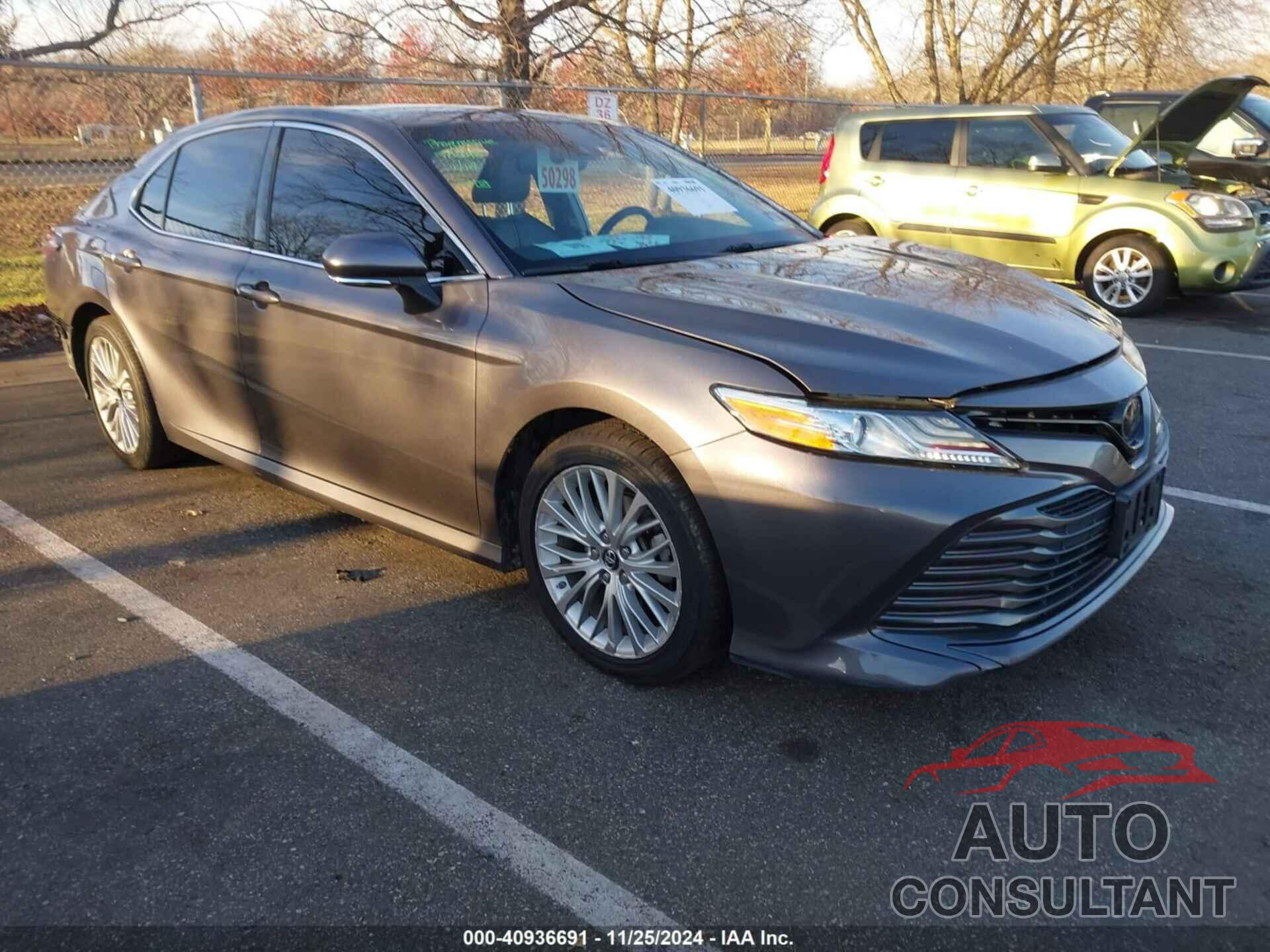 TOYOTA CAMRY 2019 - 4T1B11HK2KU700658