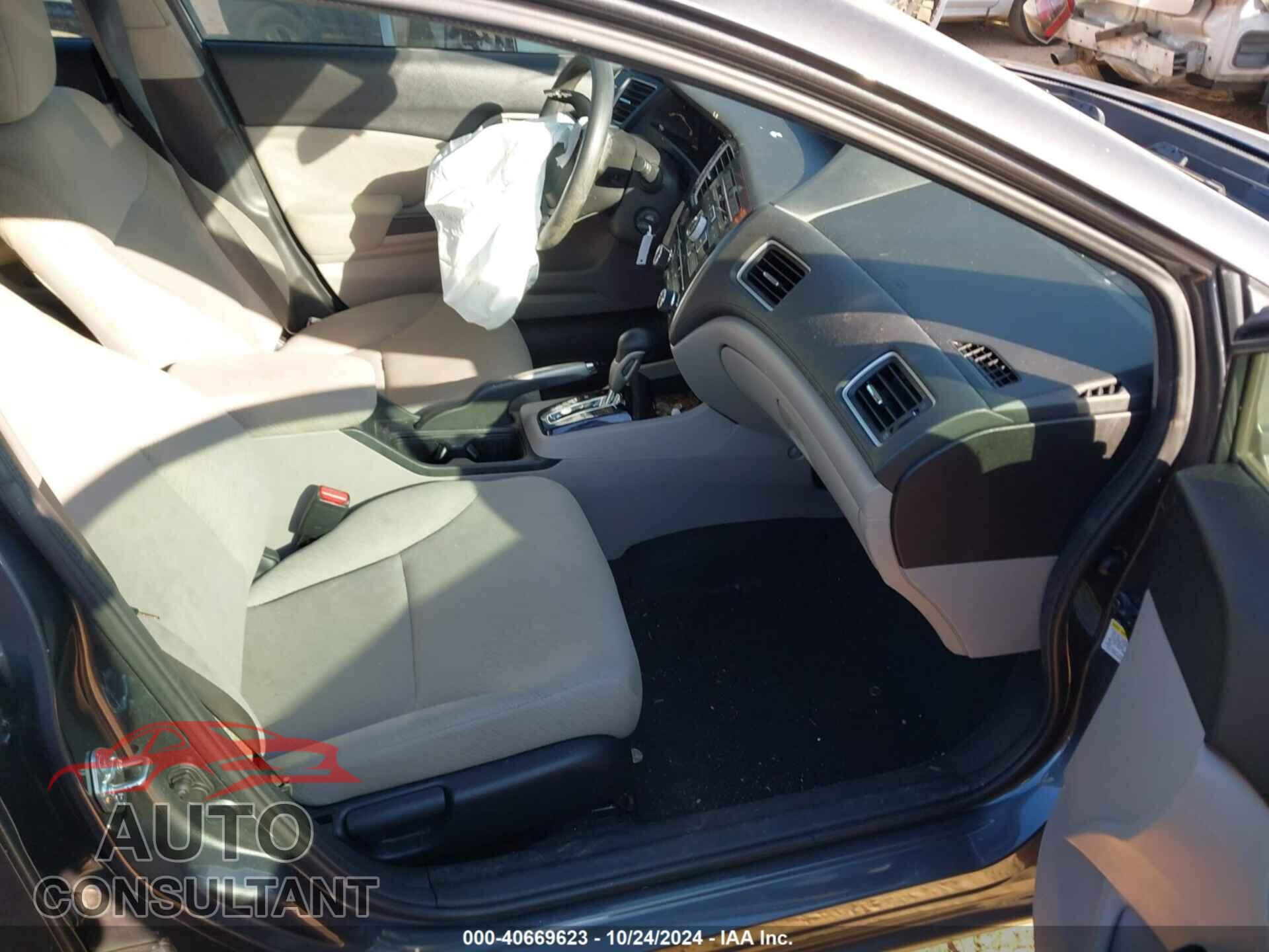 HONDA CIVIC 2013 - 2HGFB2F55DH567357