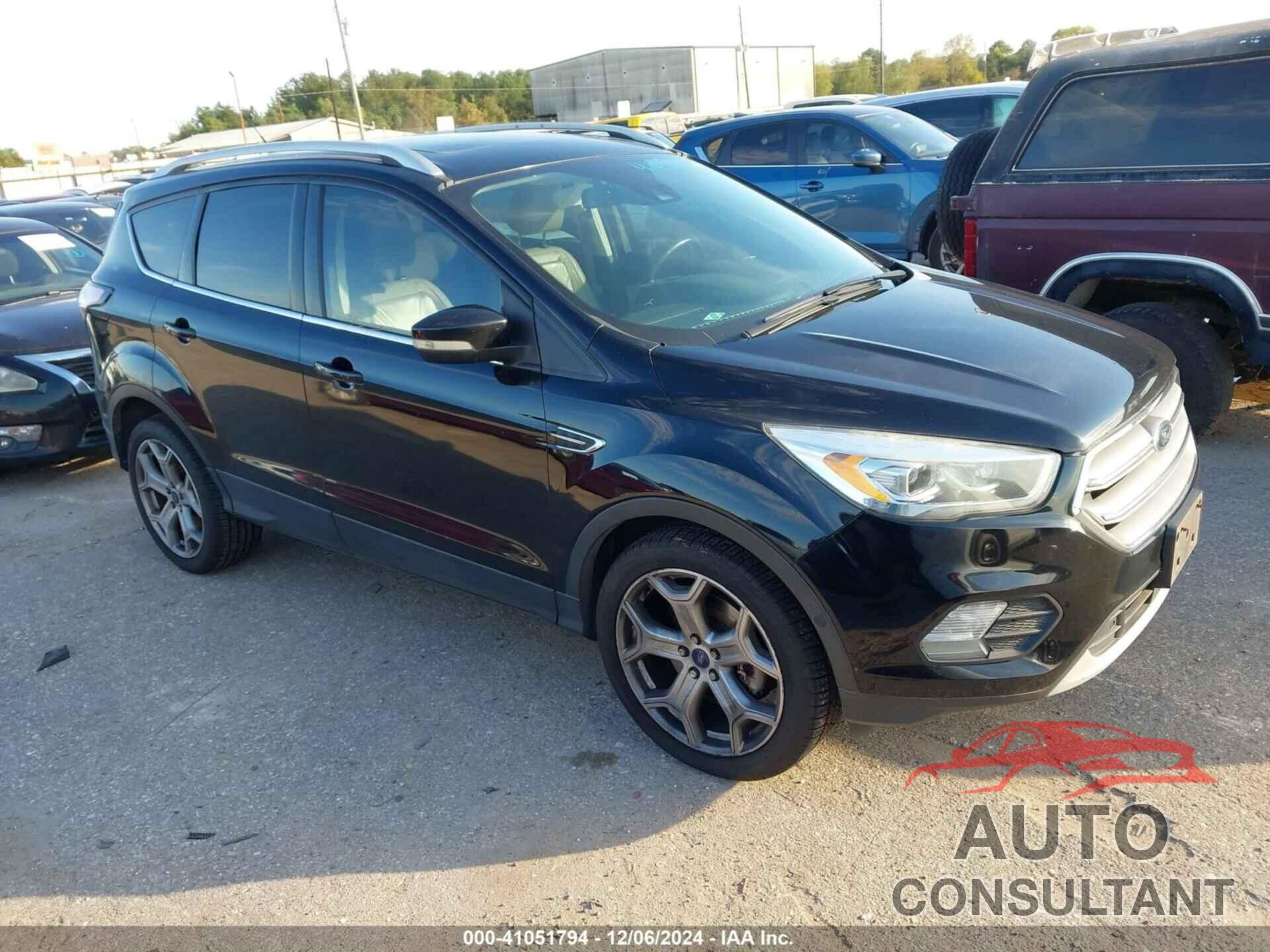 FORD ESCAPE 2017 - 1FMCU0J90HUE93743