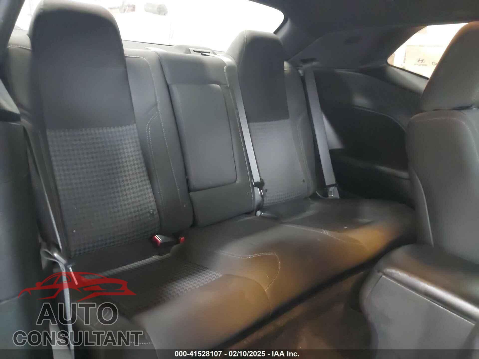 DODGE CHALLENGER 2015 - 2C3CDZAT6FH900439