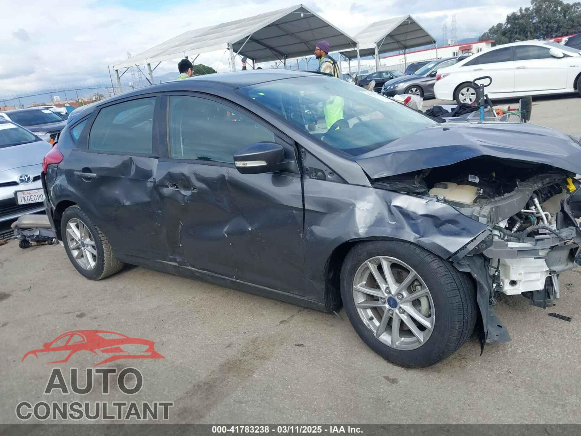 FORD FOCUS 2017 - 1FADP3K29HL277209