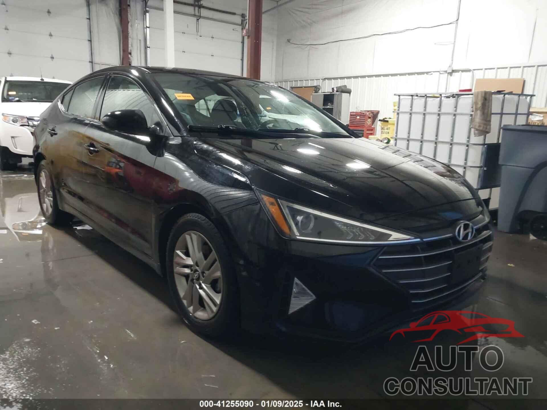 HYUNDAI ELANTRA 2019 - 5NPD84LF5KH447852