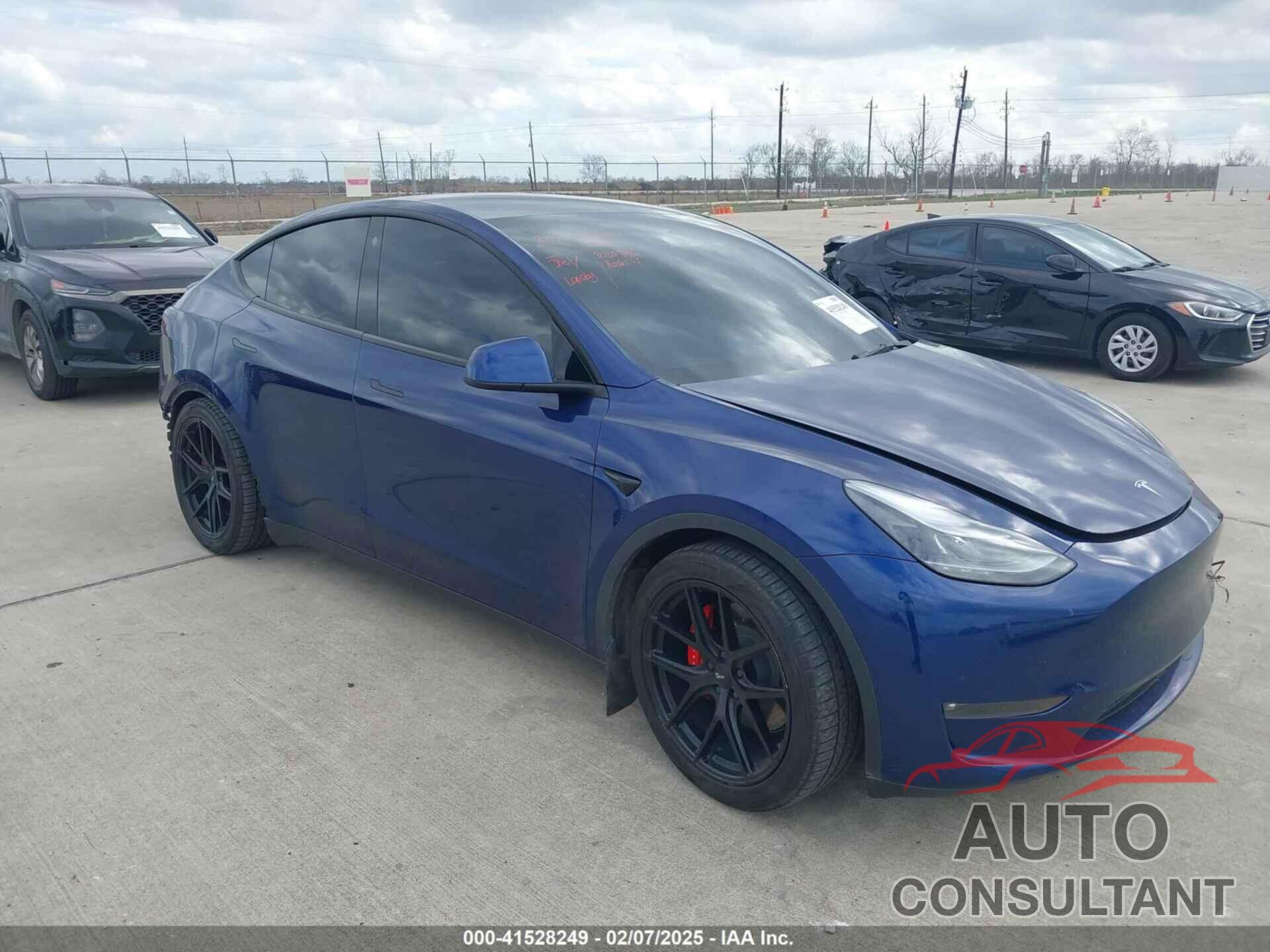 TESLA MODEL Y 2023 - 7SAYGDEF0PF697106