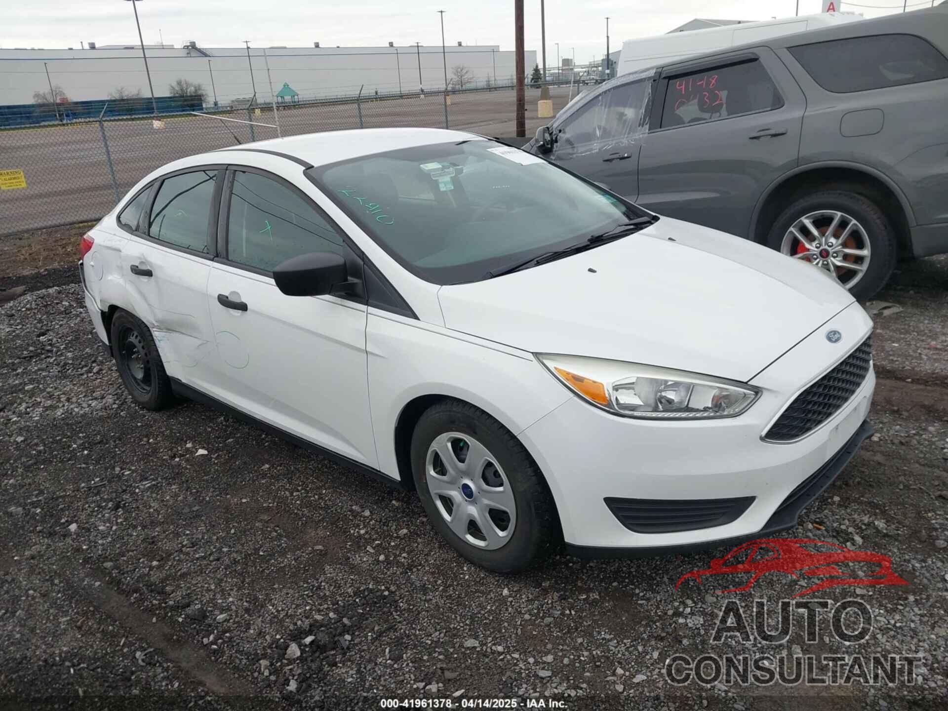 FORD FOCUS 2015 - 1FADP3E28FL294527