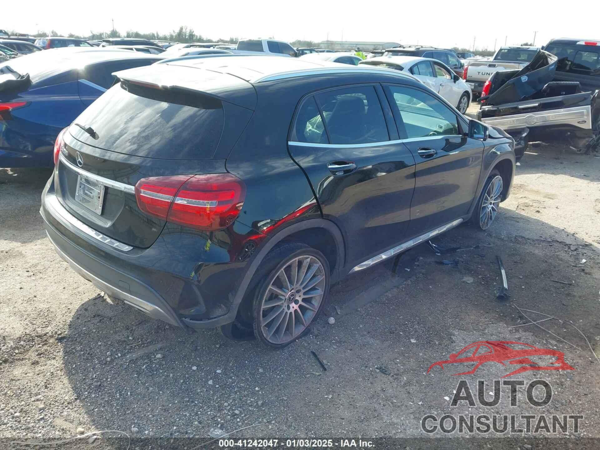 MERCEDES-BENZ GLA 250 2019 - WDCTG4EB0KJ553071