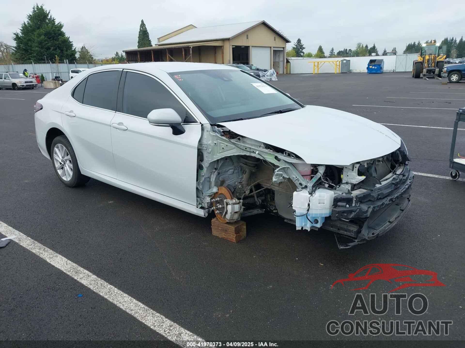 TOYOTA CAMRY 2022 - 4T1C11BK3NU056931