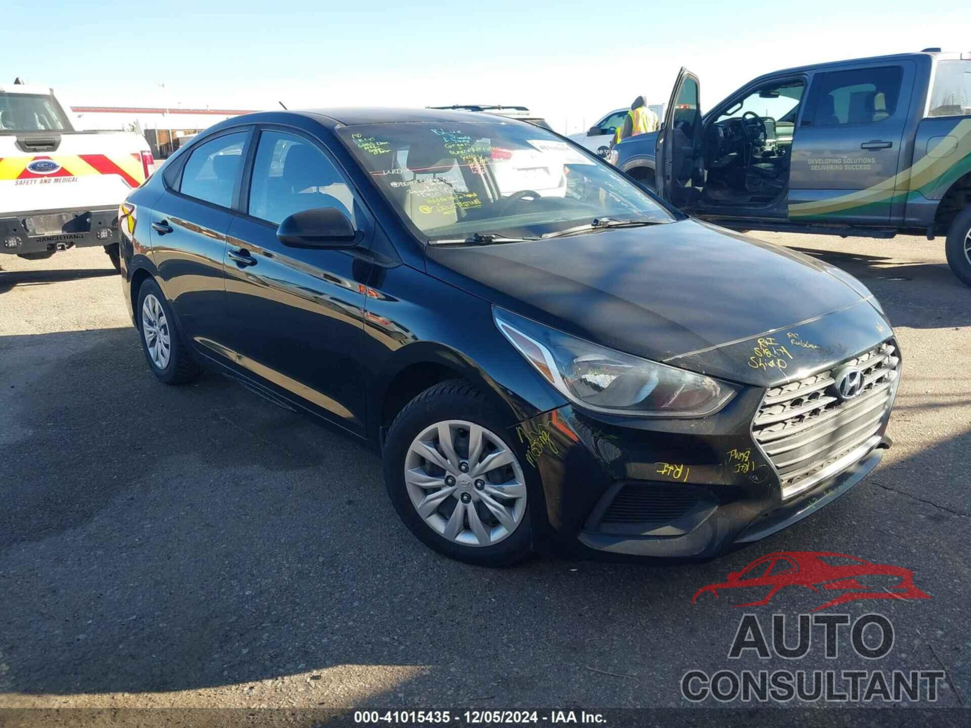 HYUNDAI ACCENT 2018 - 3KPC24A33JE020131