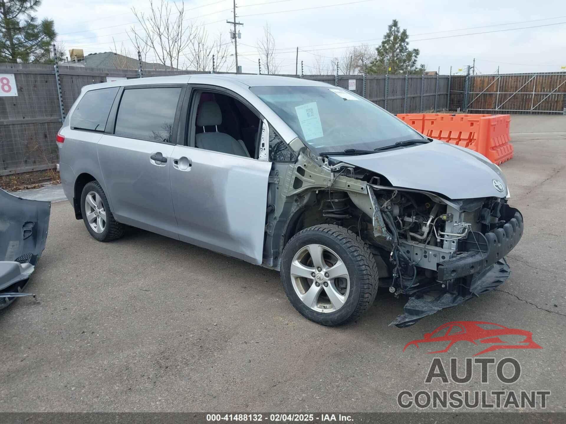 TOYOTA SIENNA 2011 - 5TDKA3DC0BS002018