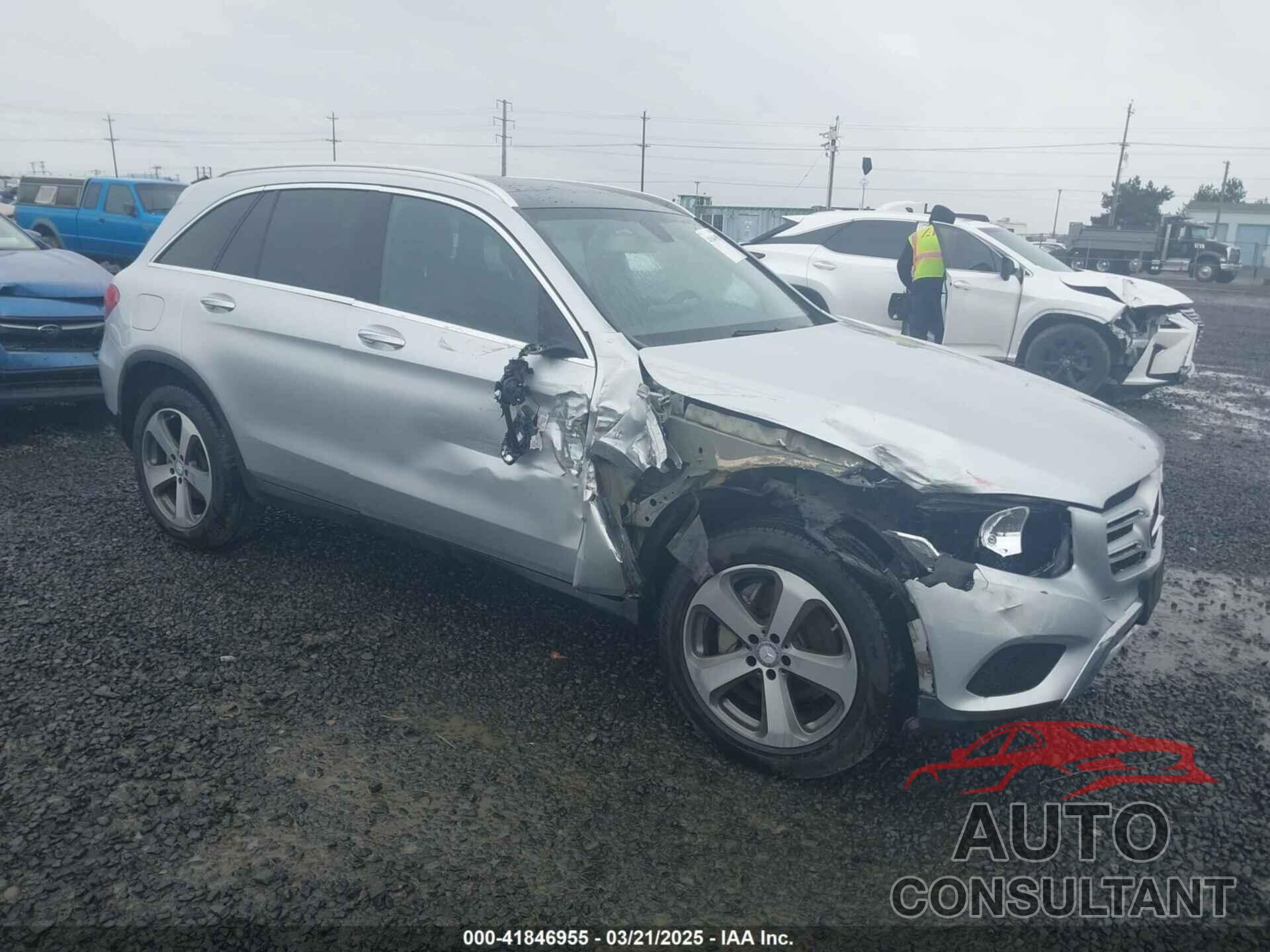 MERCEDES-BENZ GLC 300 2016 - WDC0G4KB8GF101046