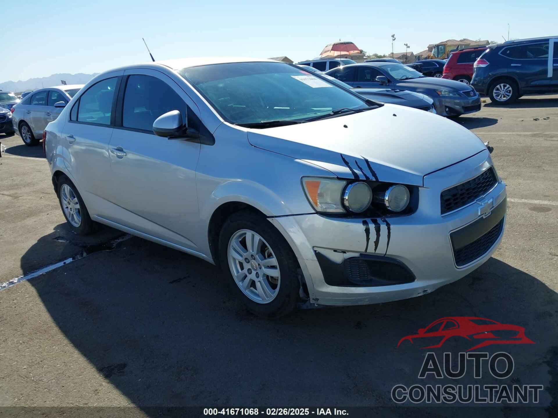 CHEVROLET SONIC 2012 - 1G1JB5SH8C4190098