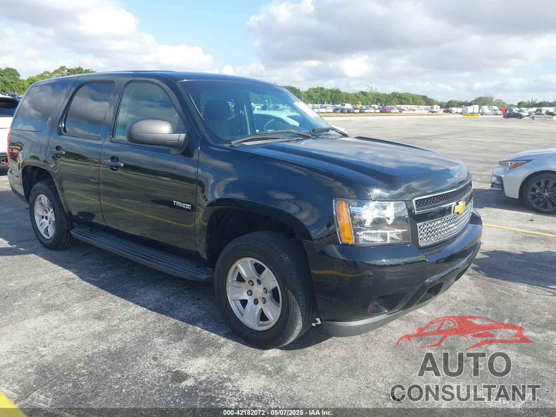 CHEVROLET TAHOE 2013 - 1GNLC2E05DR218100
