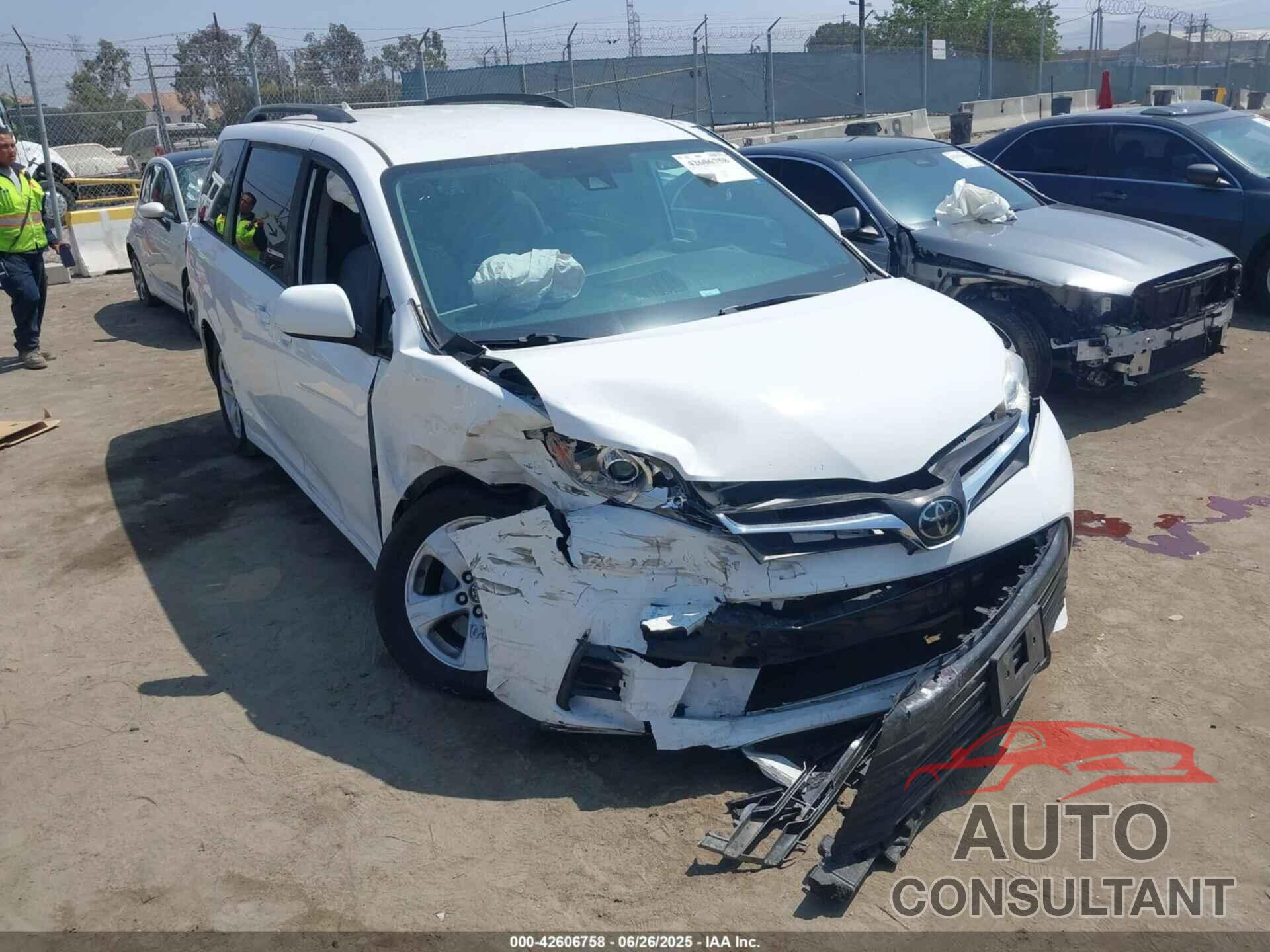 TOYOTA SIENNA 2020 - 5TDKZ3DC7LS050500