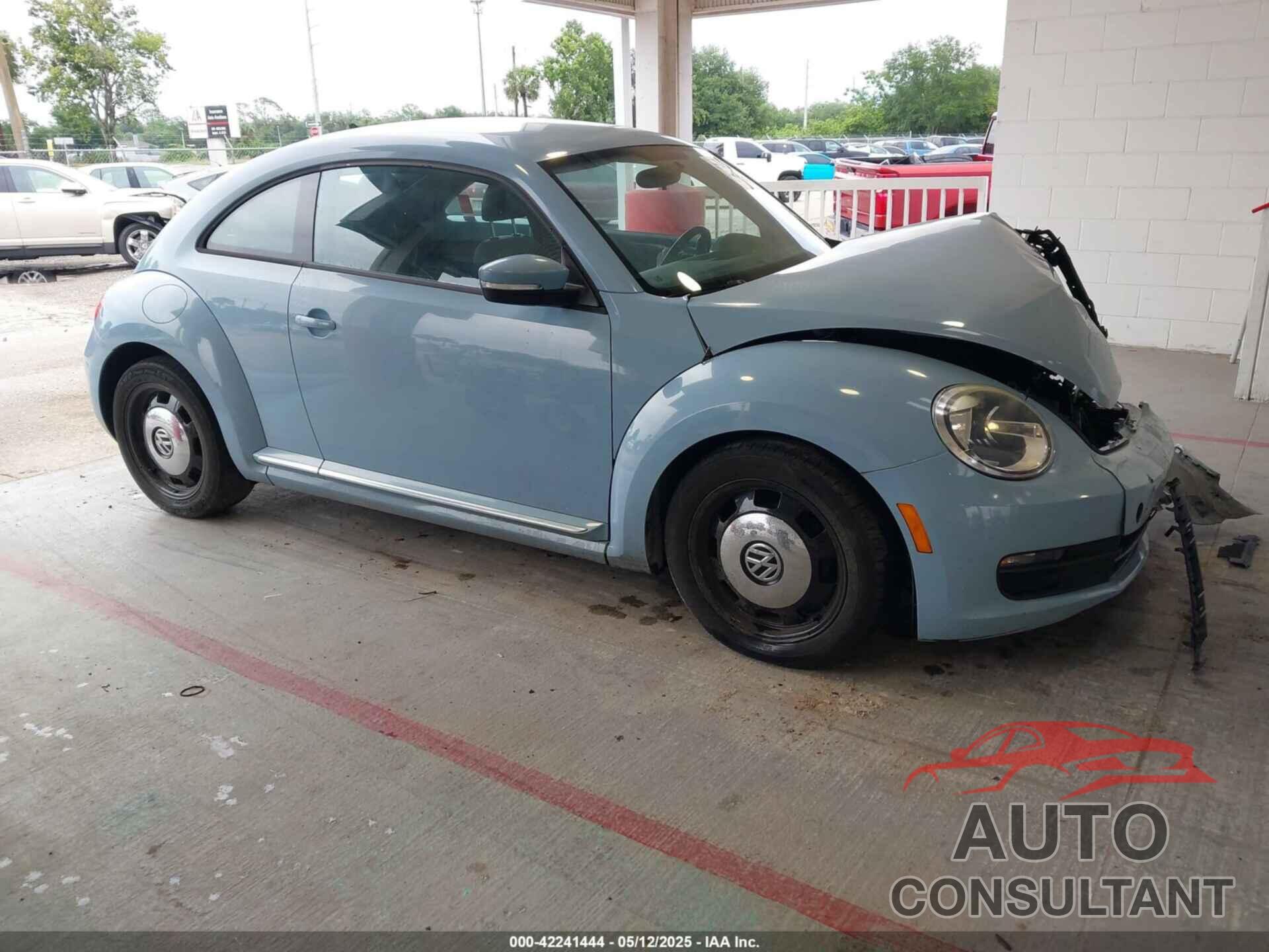 VOLKSWAGEN BEETLE 2014 - 3VWJX7AT5EM621477