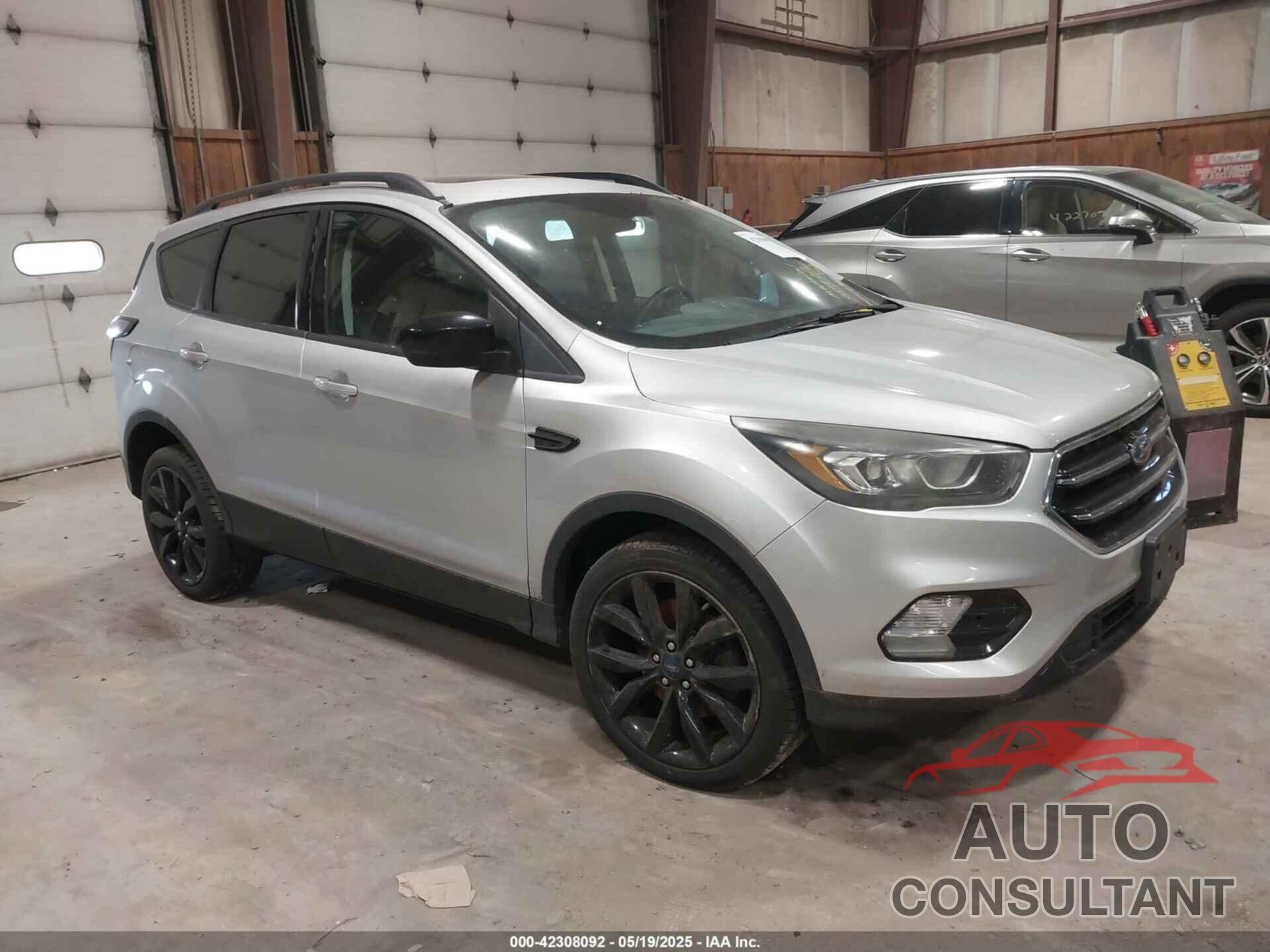FORD ESCAPE 2017 - 1FMCU9GD2HUE83232