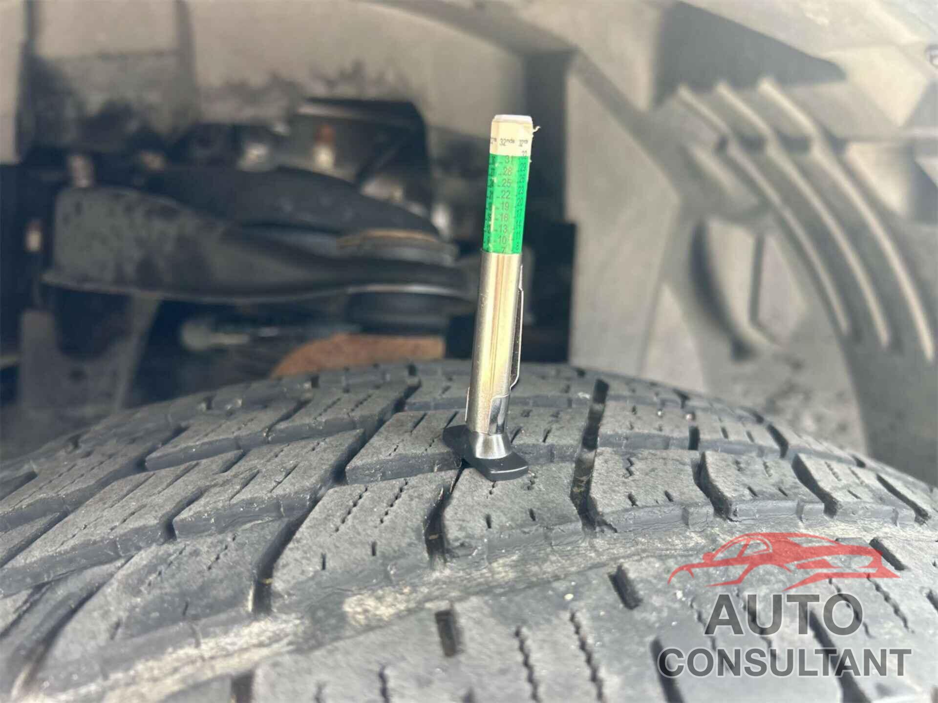 NISSAN NV 2018 - 1N6BF0KY2JN817370