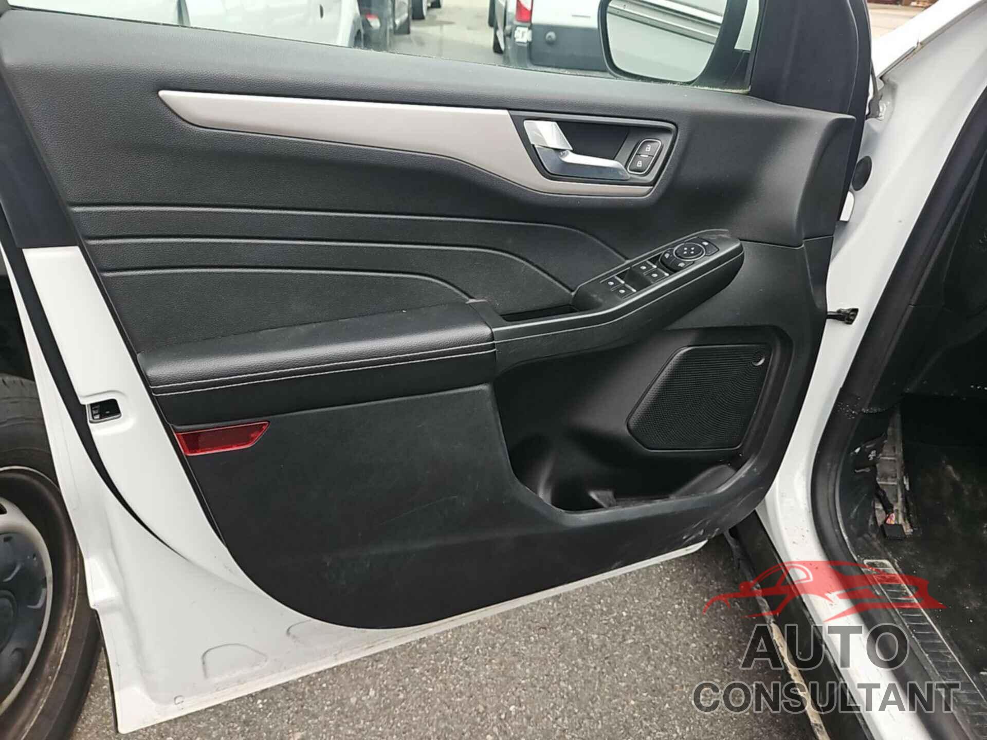 FORD ESCAPE 2022 - 1FMCU9CZ3NUA96721