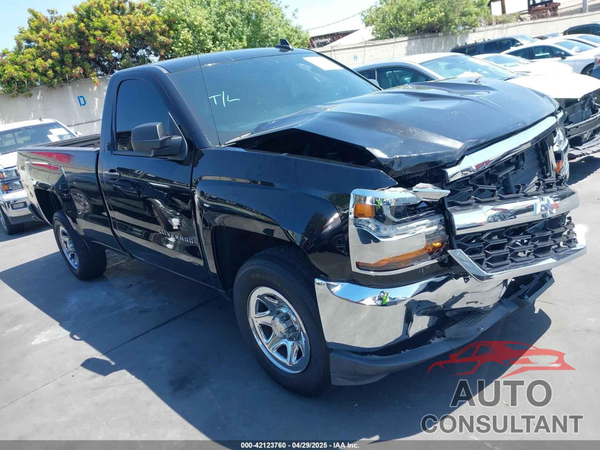 CHEVROLET SILVERADO 1500 2018 - 1GCNCNEC0JZ121928