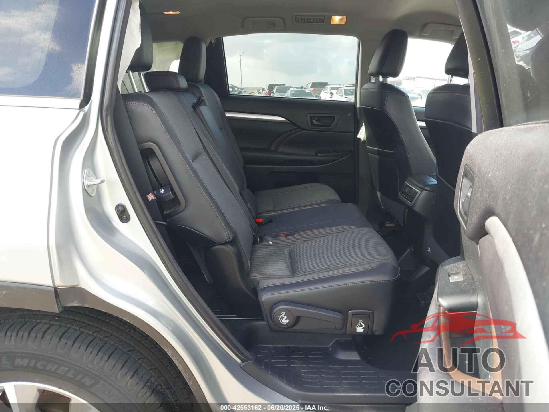 TOYOTA HIGHLANDER 2016 - 5TDZKRFH1GS169695