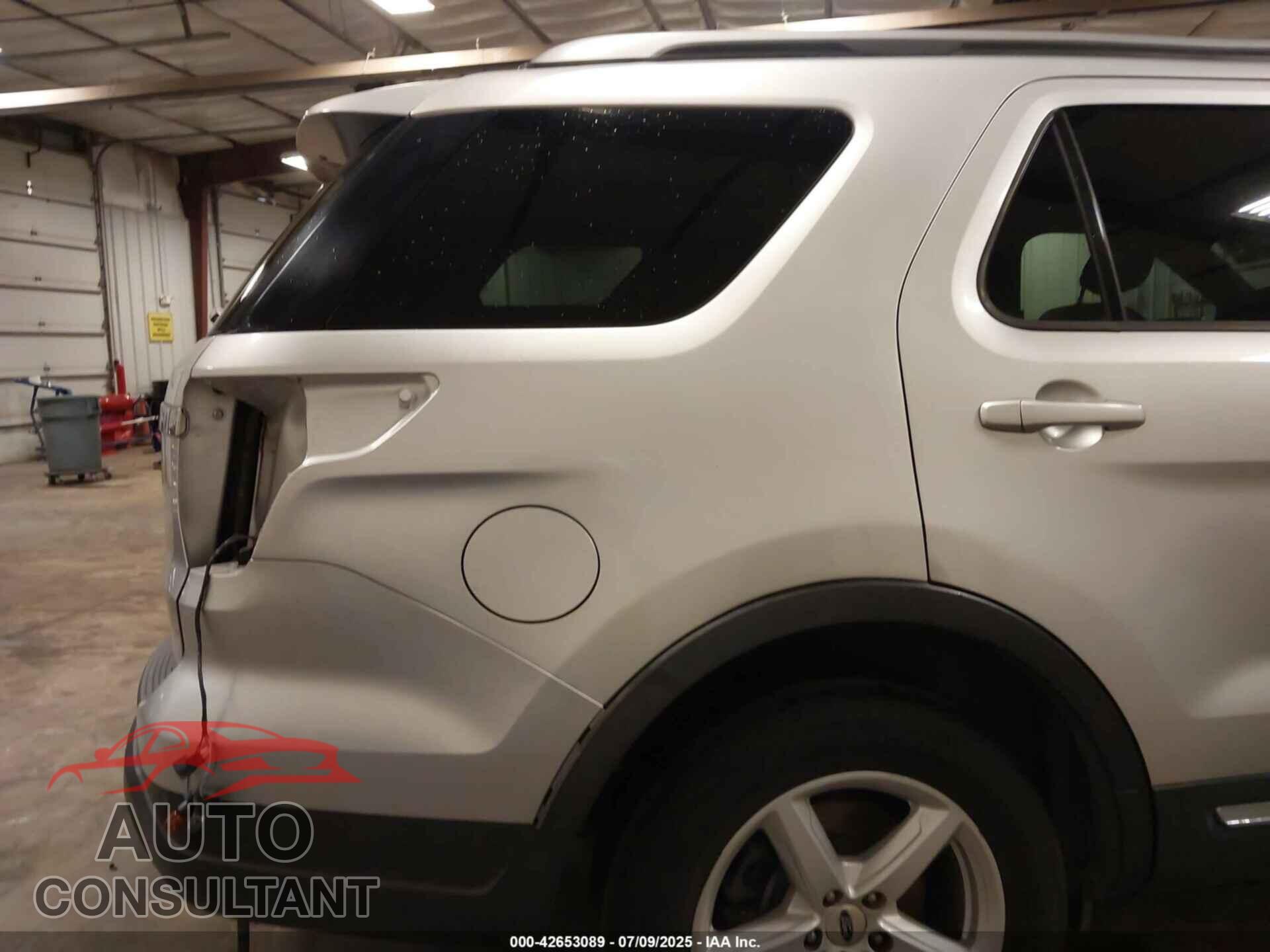FORD EXPLORER 2018 - 1FM5K7D8XJGB89981