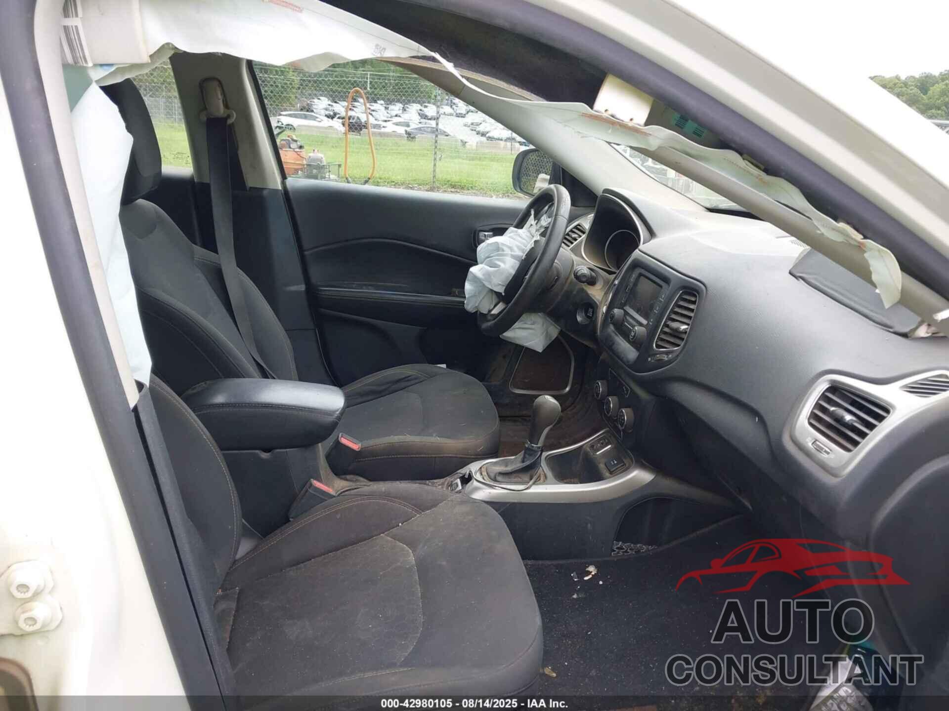 JEEP COMPASS 2018 - 3C4NJCAB8JT151712