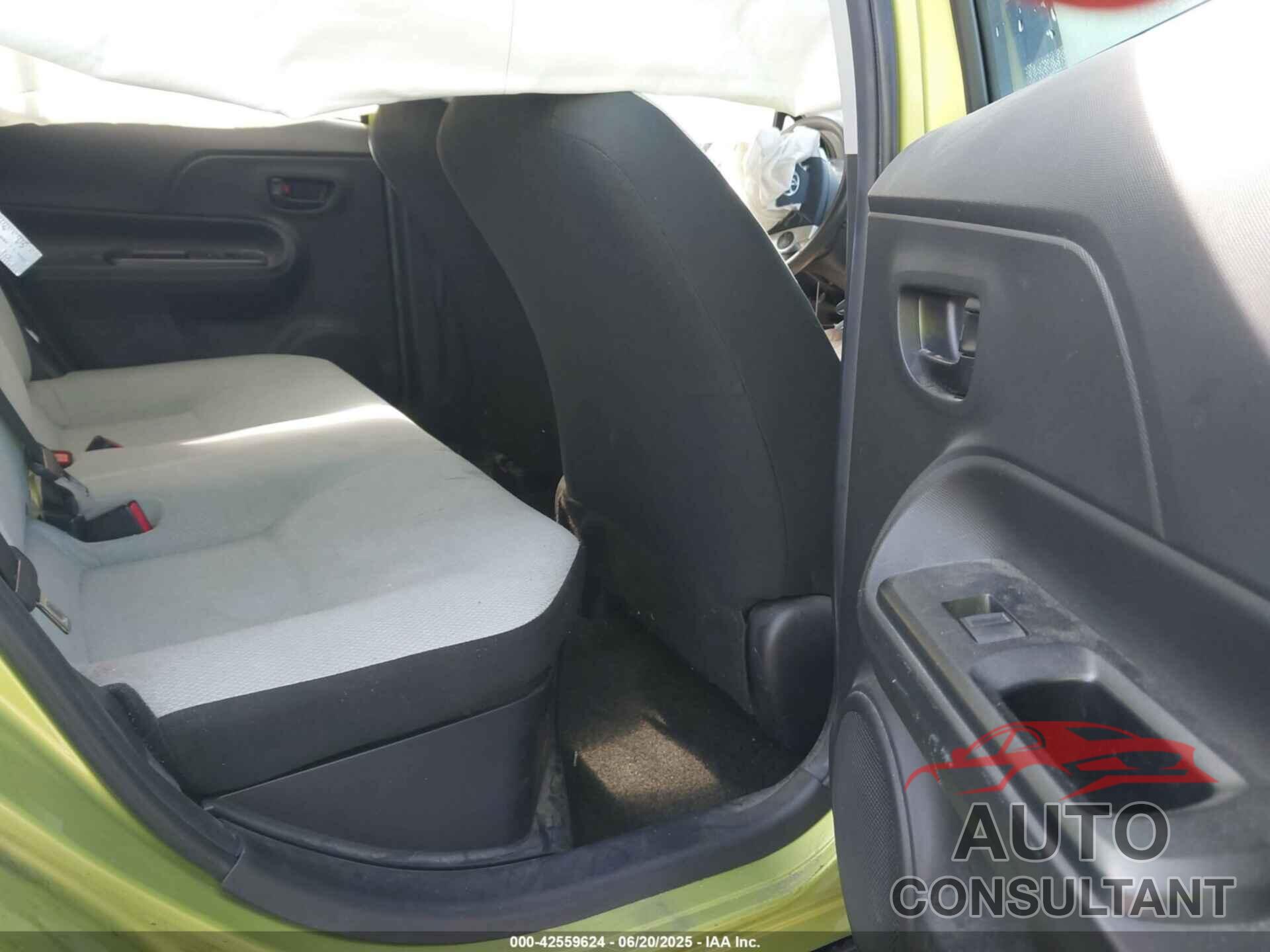 TOYOTA PRIUS C 2016 - JTDKDTB37G1135616