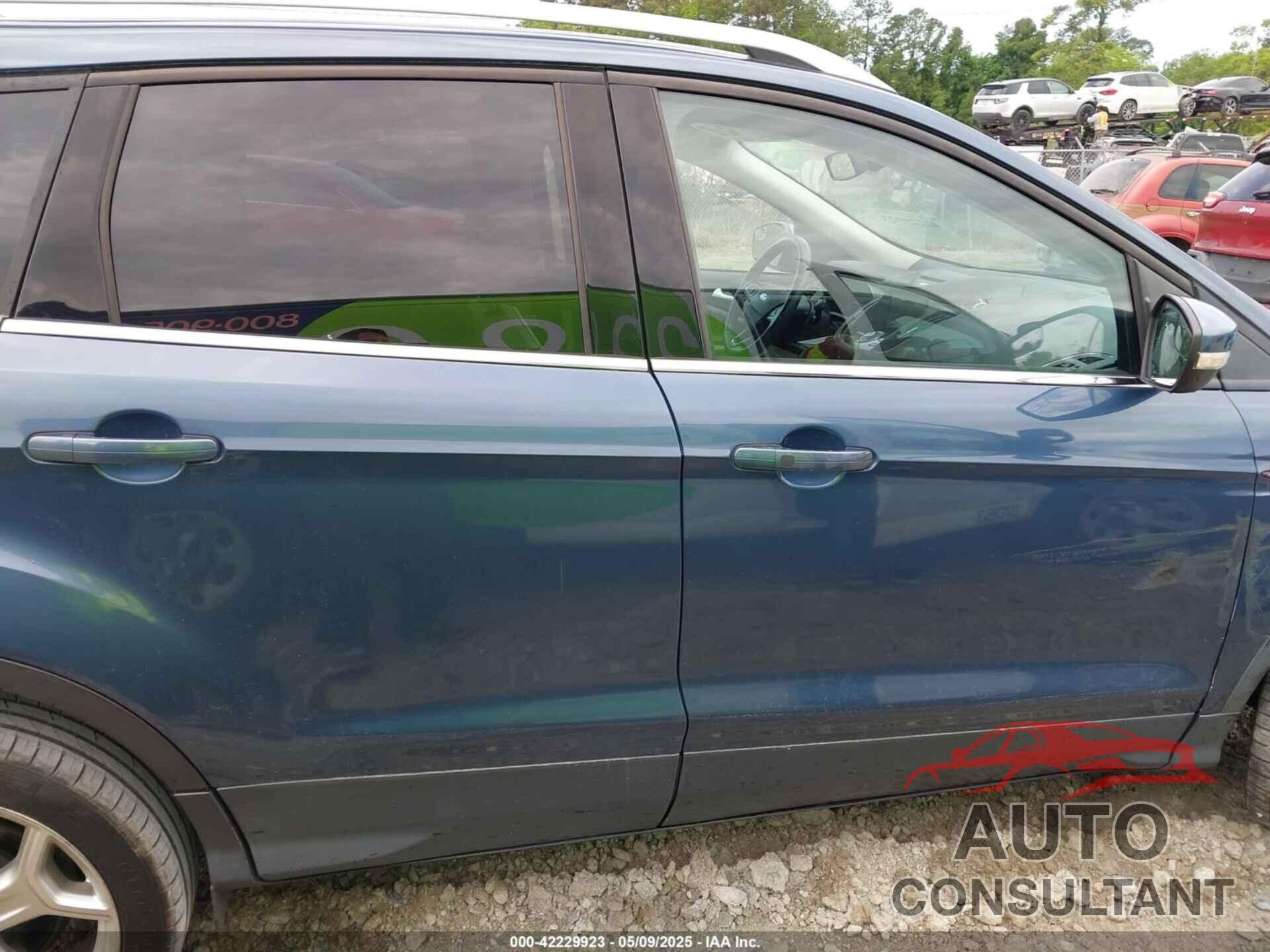 FORD ESCAPE 2018 - 1FMCU0J9XJUA61277