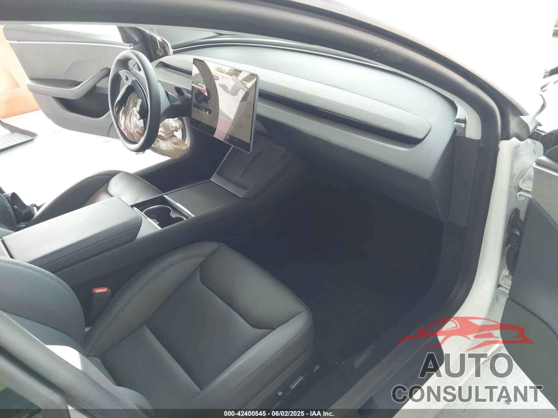 TESLA MODEL 3 2024 - 5YJ3E1EA7RF760804