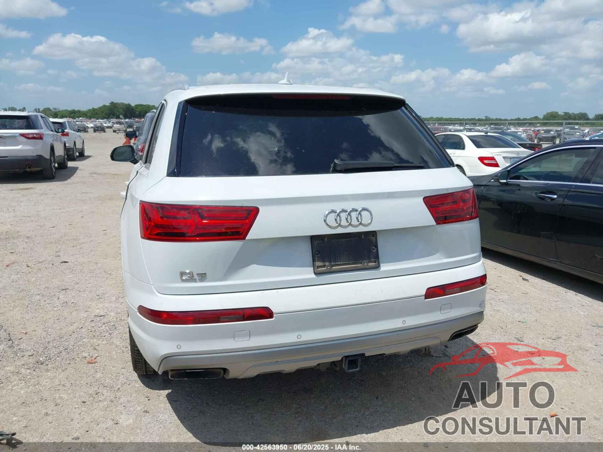 AUDI Q7 2019 - WA1LHAF79KD025758