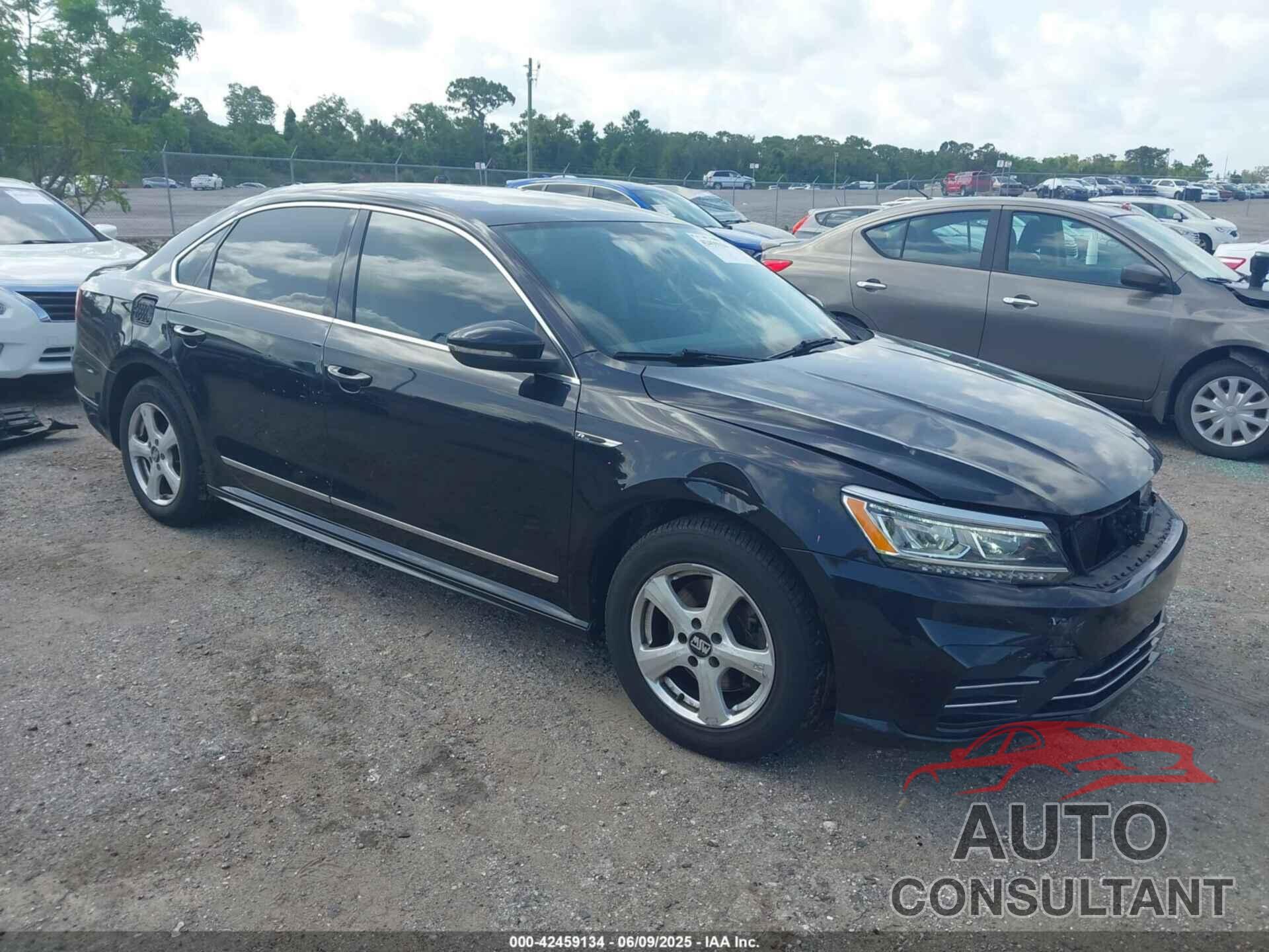 VOLKSWAGEN PASSAT 2017 - 1VWDT7A34HC047520