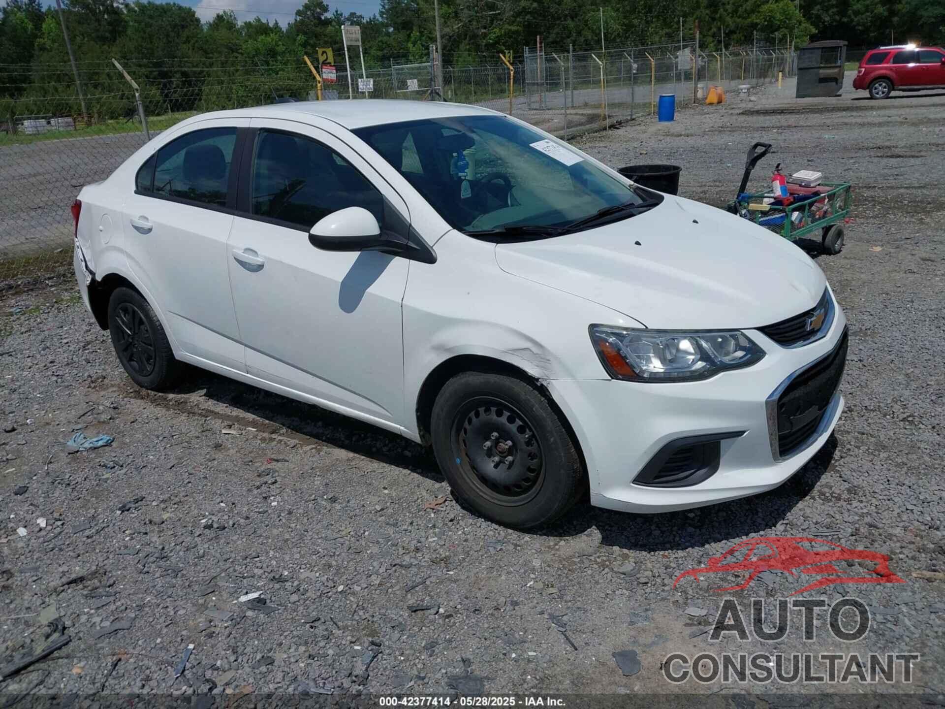 CHEVROLET SONIC 2018 - 1G1JB5SH4J4114035