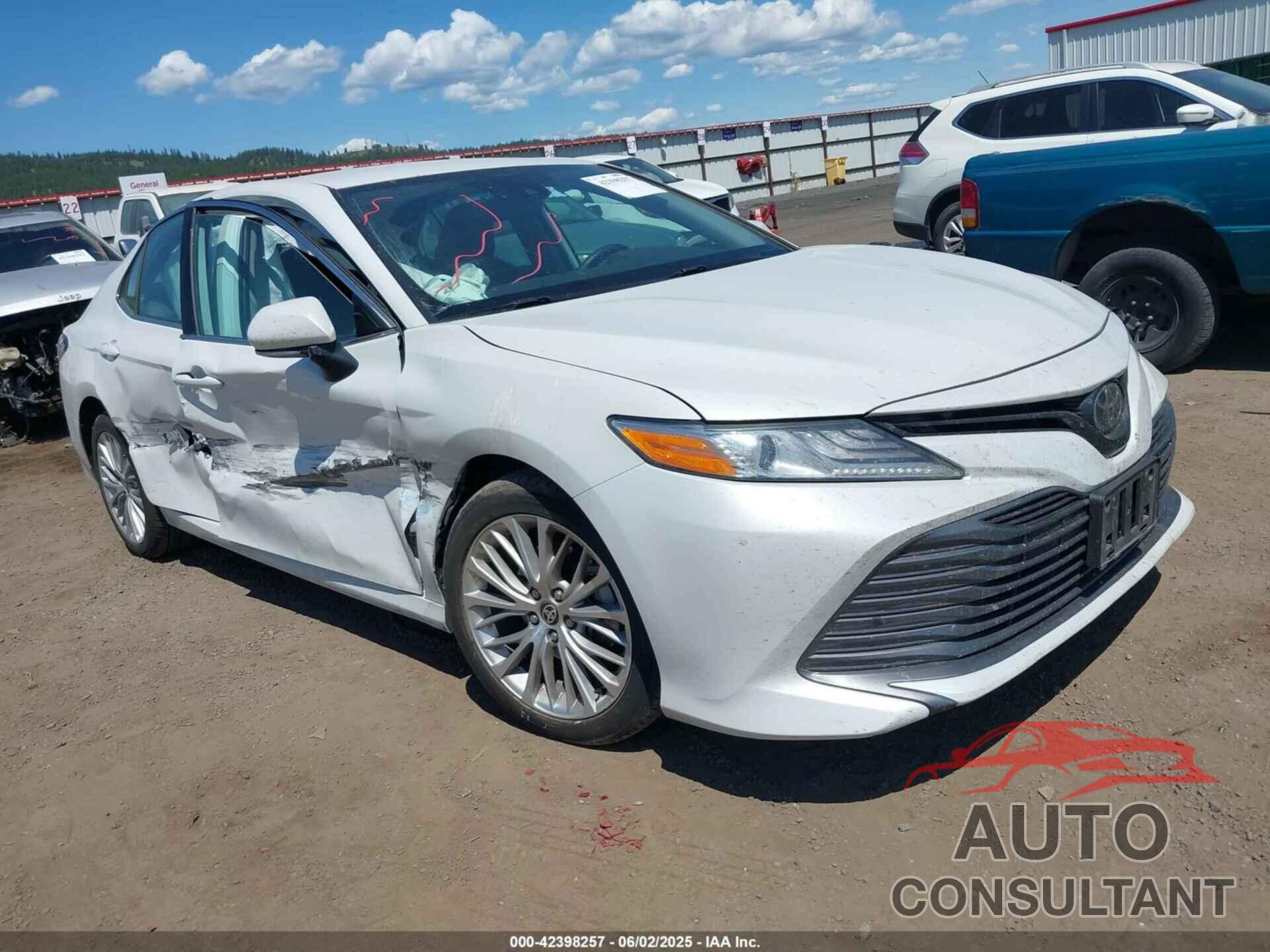 TOYOTA CAMRY 2020 - 4T1F11BK0LU008295