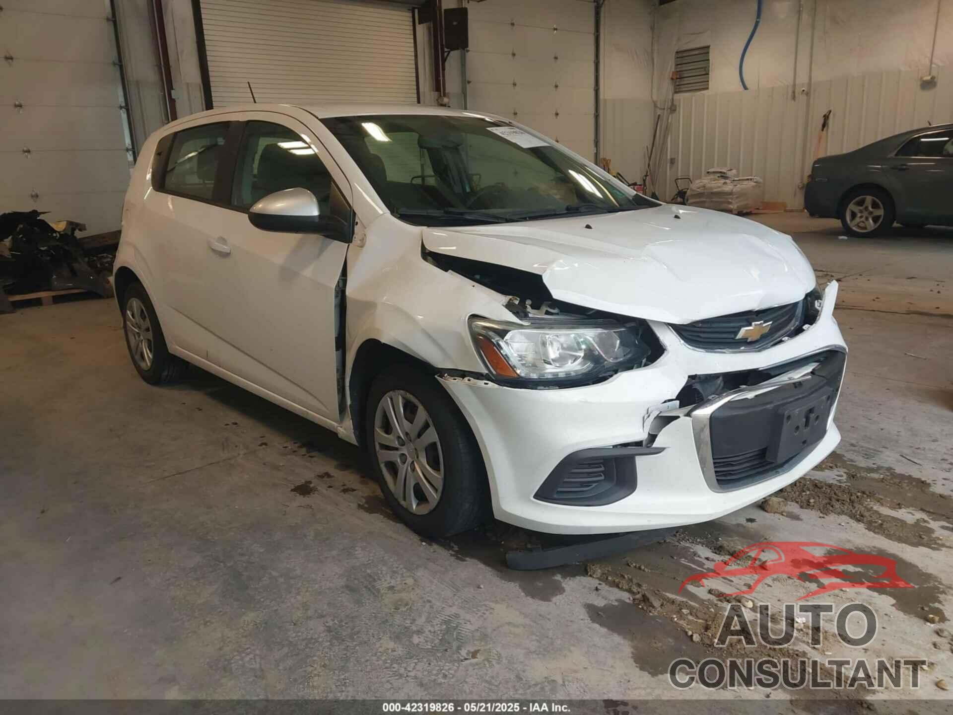 CHEVROLET SONIC 2017 - 1G1JG6SG8H4164591