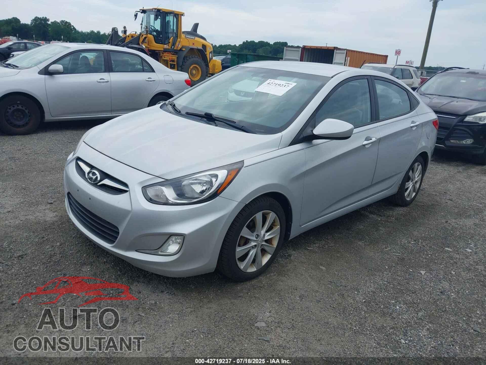 HYUNDAI ACCENT 2013 - KMHCU4AEXDU451403