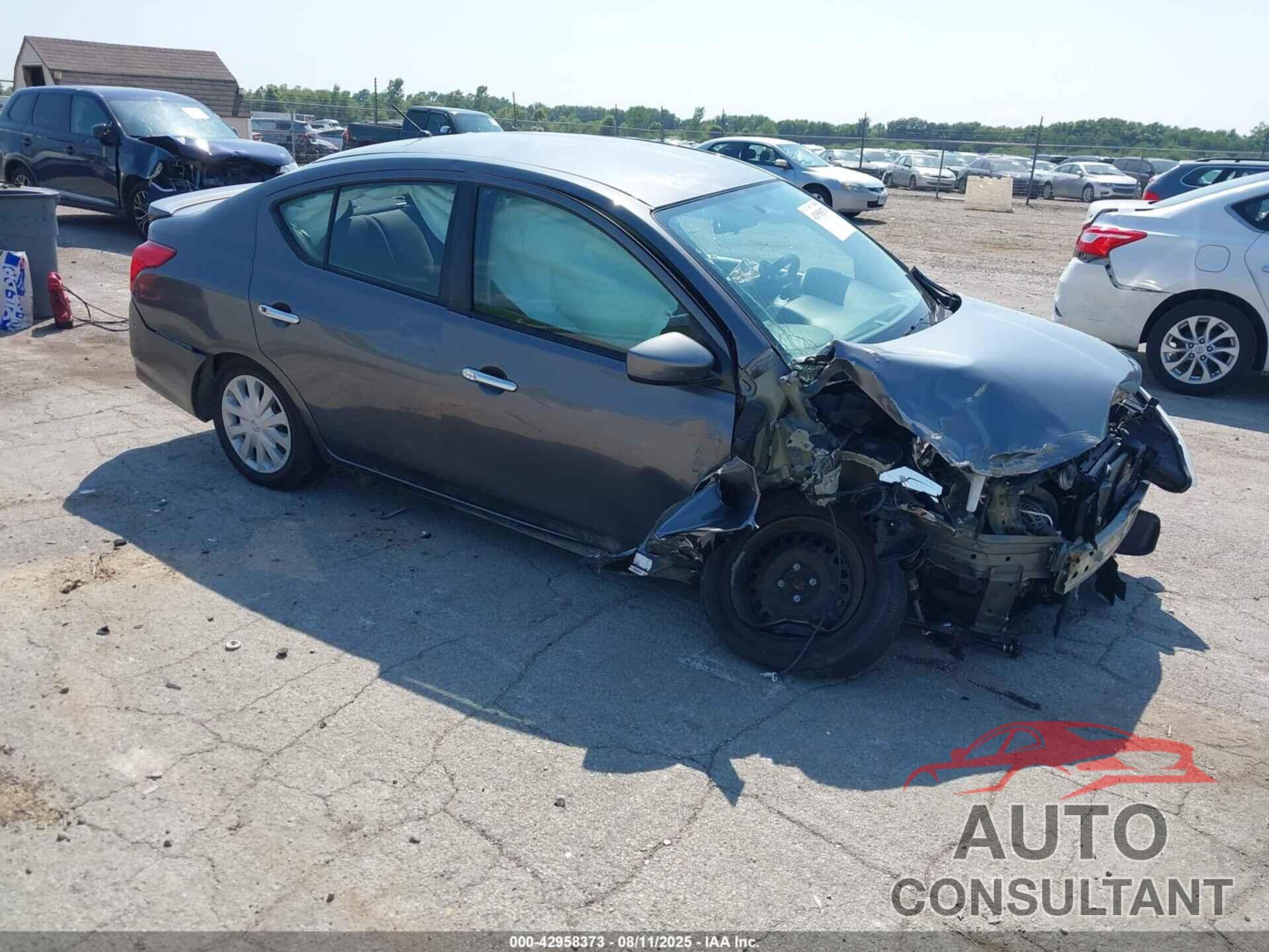 NISSAN VERSA 2018 - 3N1CN7AP2JL815374
