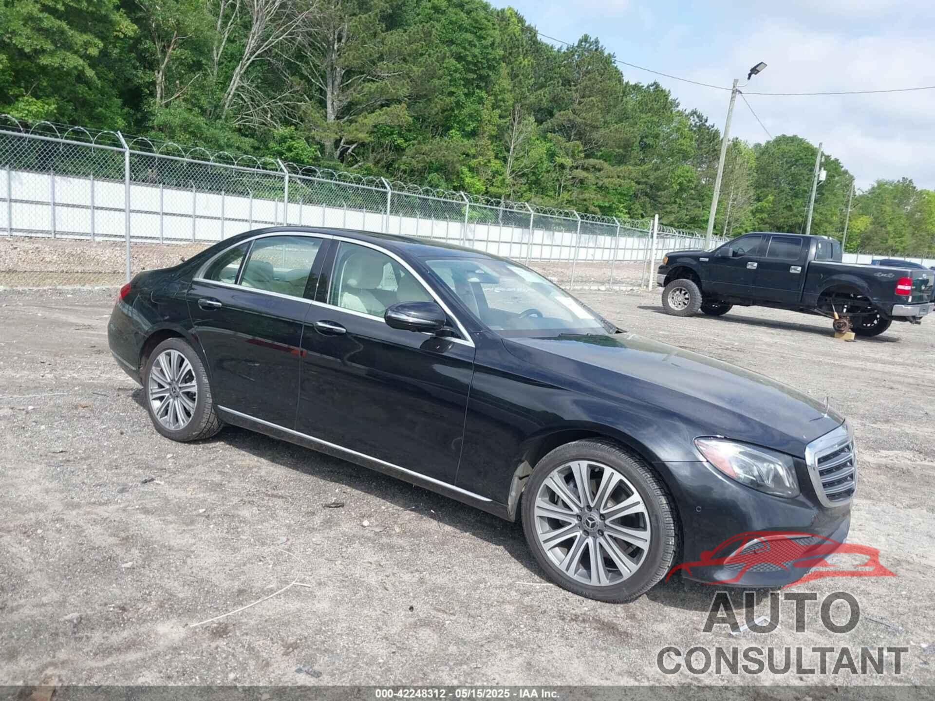 MERCEDES-BENZ E 300 2019 - WDDZF4JB1KA580990