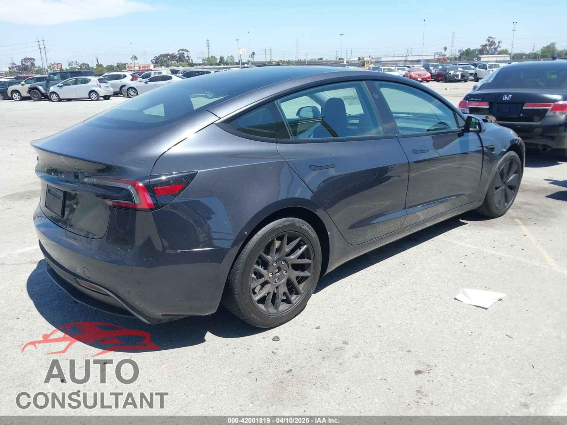 TESLA MODEL 3 2024 - 5YJ3E1EA2RF726012
