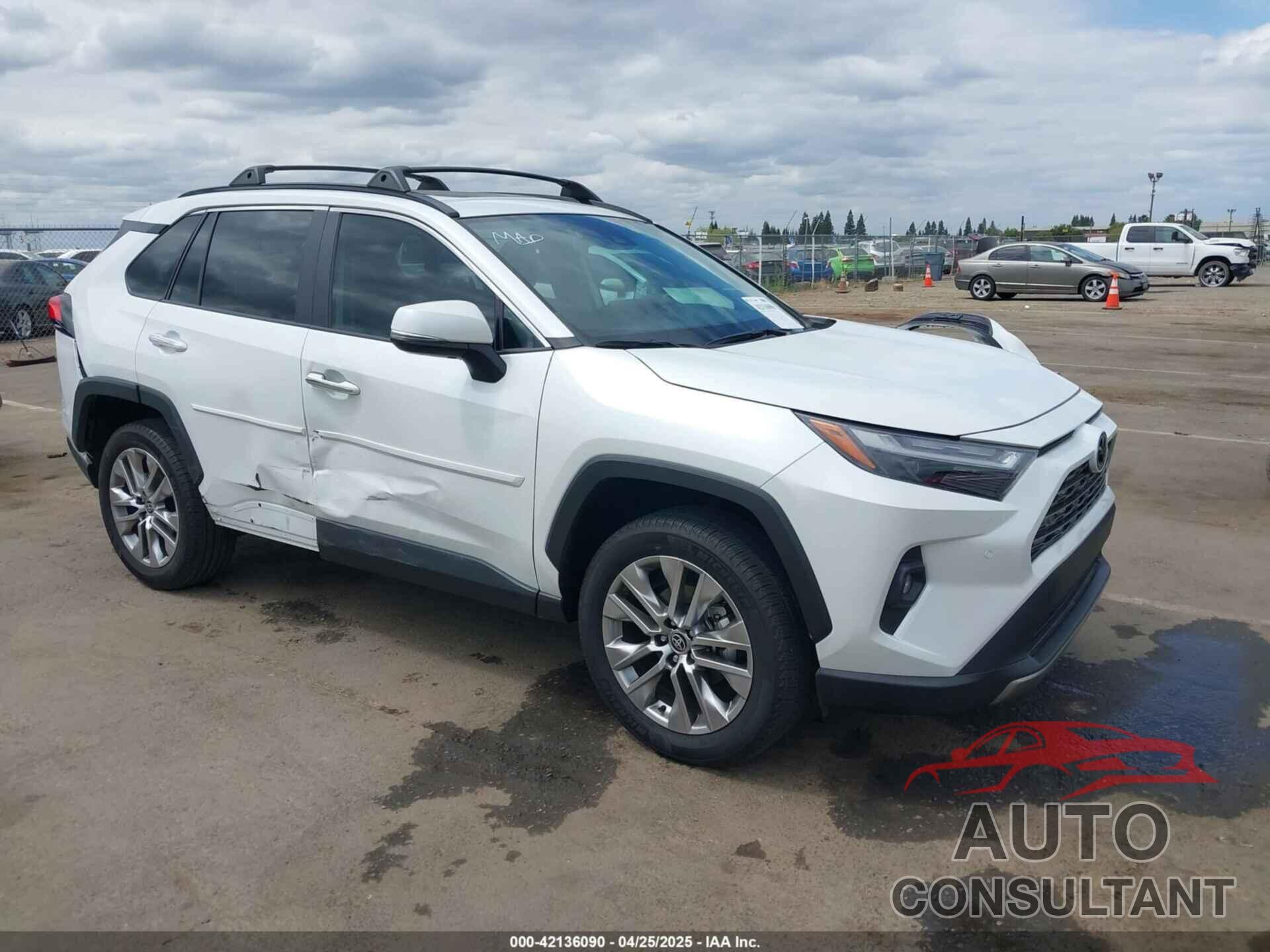 TOYOTA RAV4 2023 - 2T3Y1RFV5PW250069