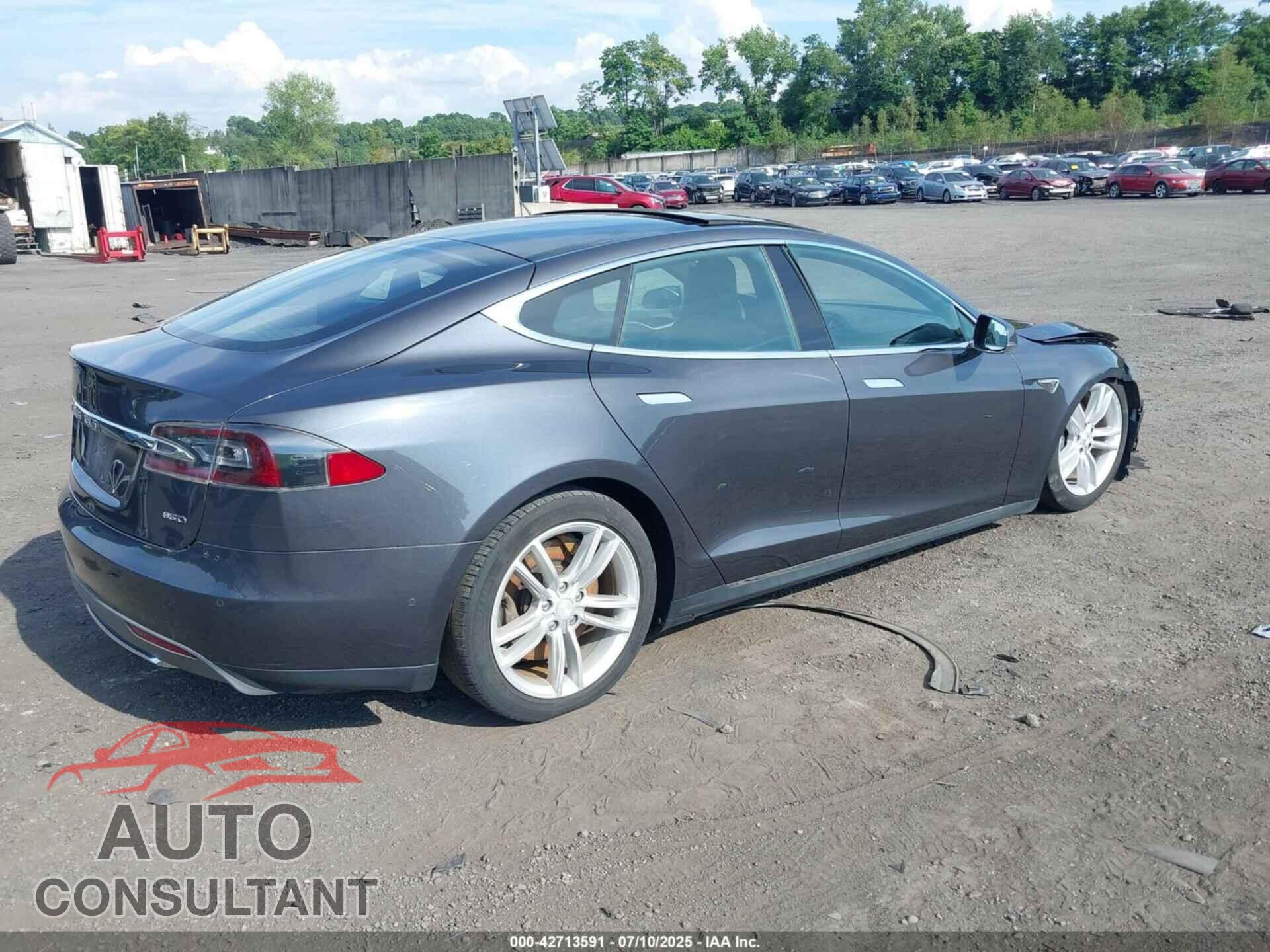 TESLA MODEL S 2015 - 5YJSA1E20FF110711